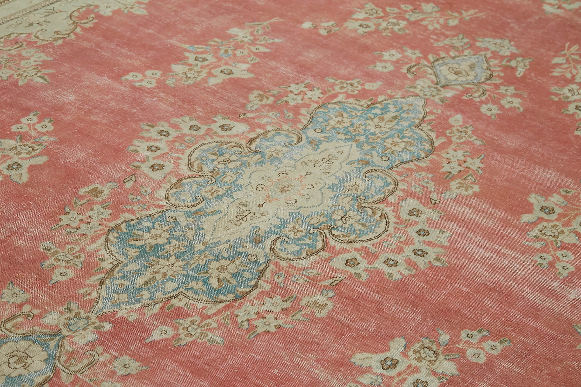 Handmade oriental contemporary 1980s 294 cm x 404 cm beige wool carpet