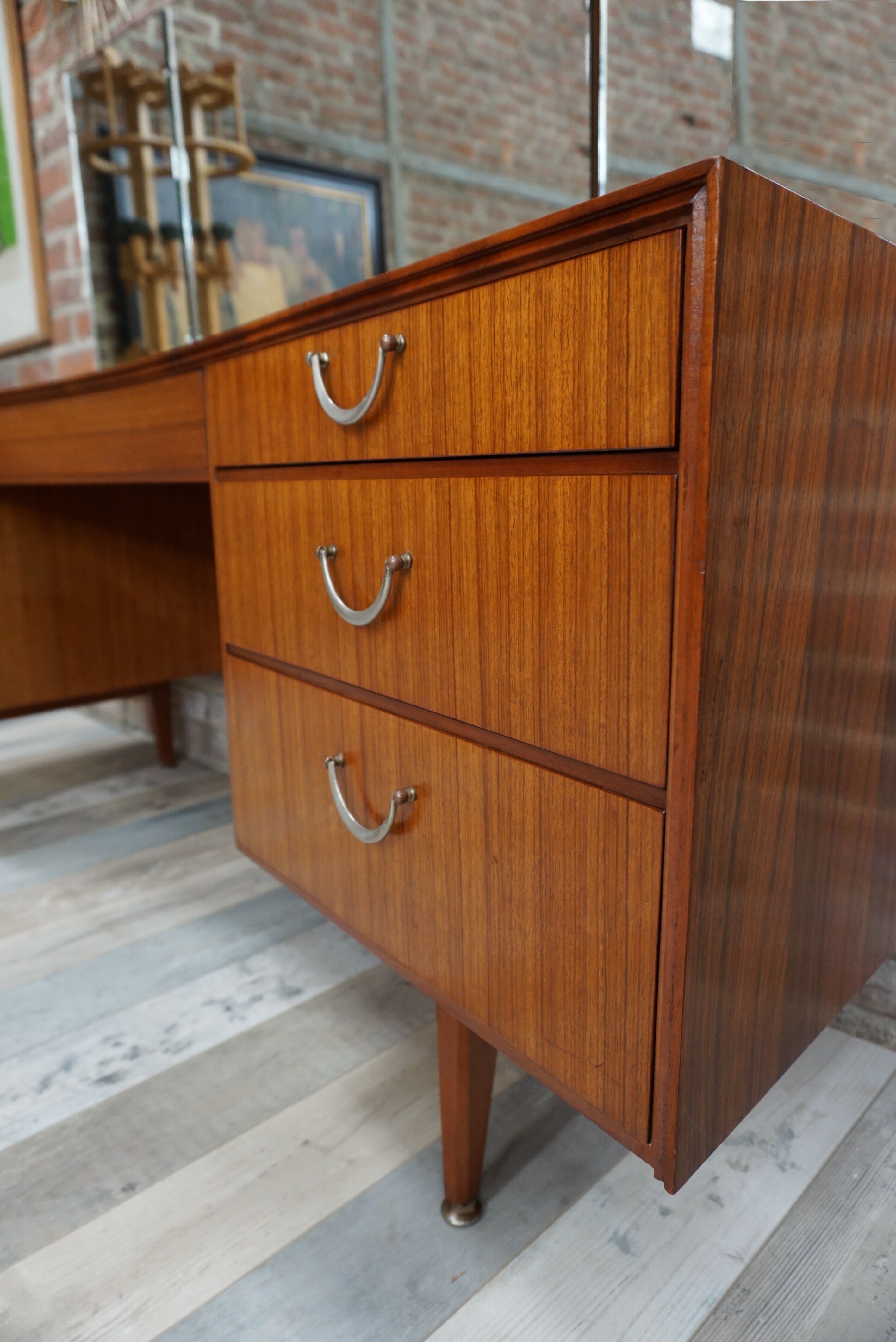 Curved dressing table 50-60s teak