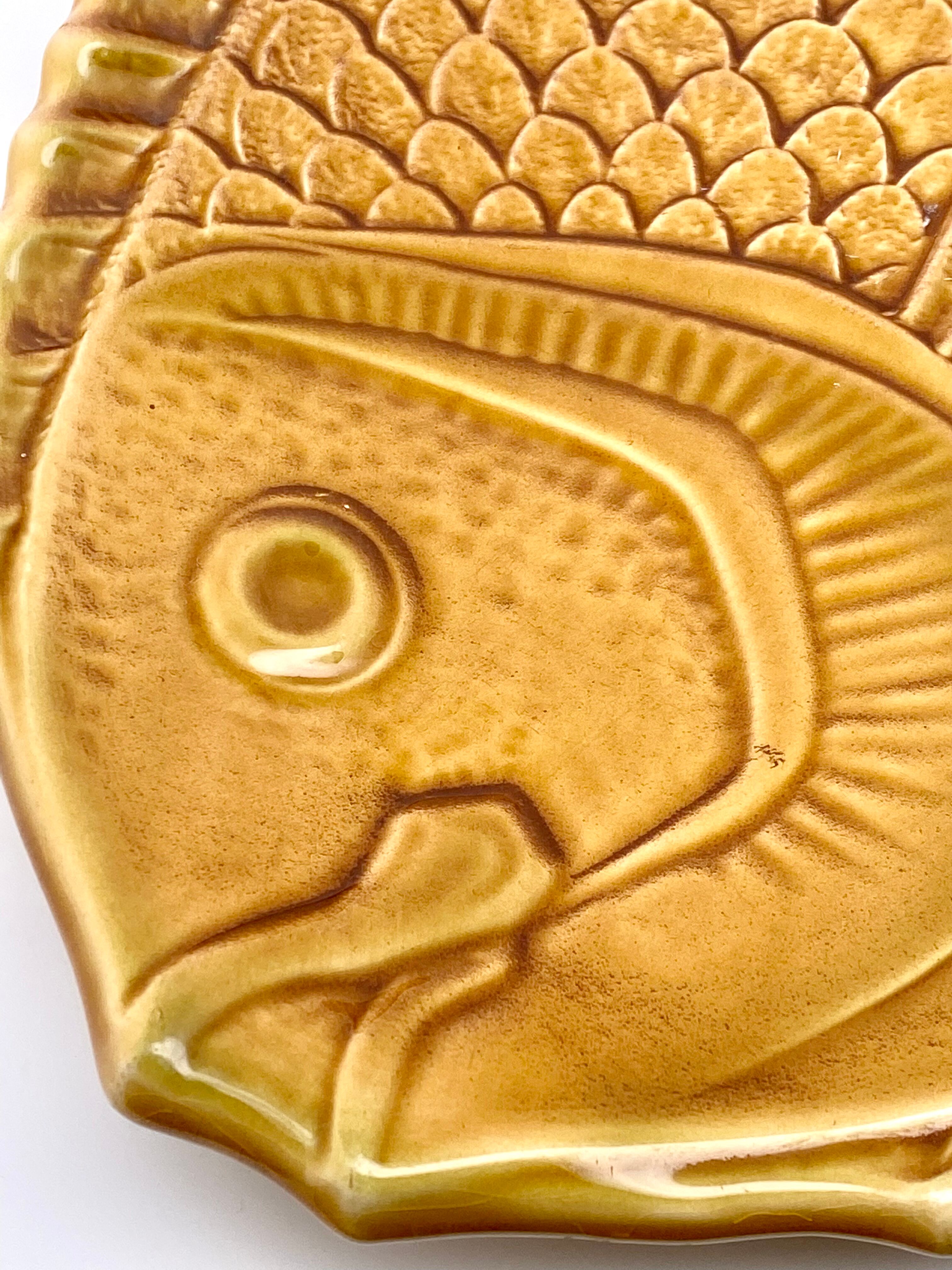 Decorative dish or serving fish shape