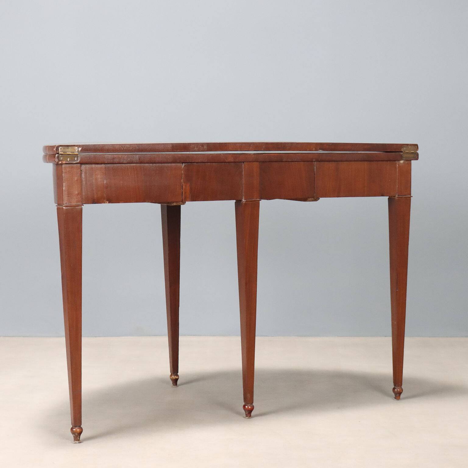 Antique demi-lune console in mahogany with an opening top, 19th century.