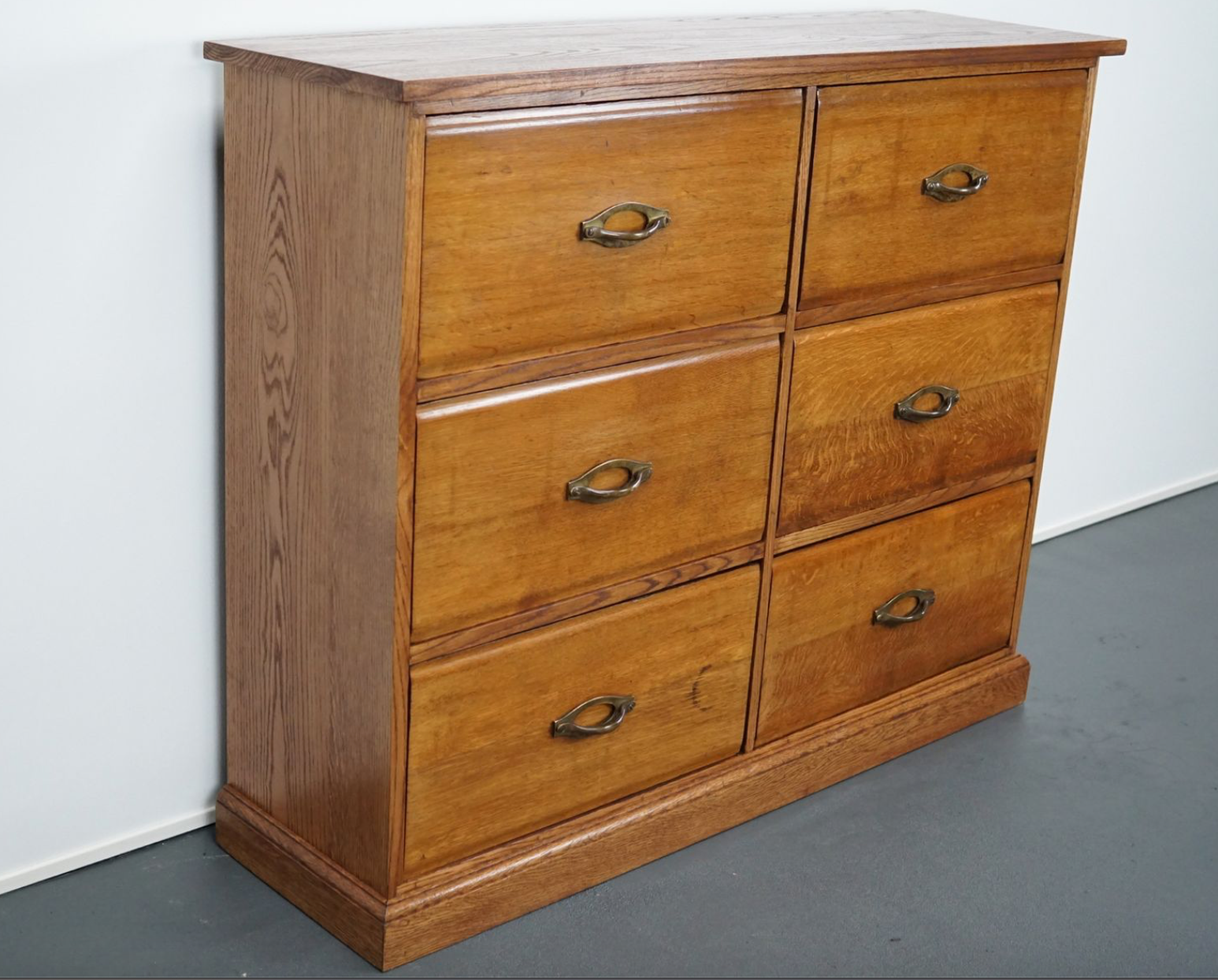 Chest of drawers in oak apothecary France 1930s