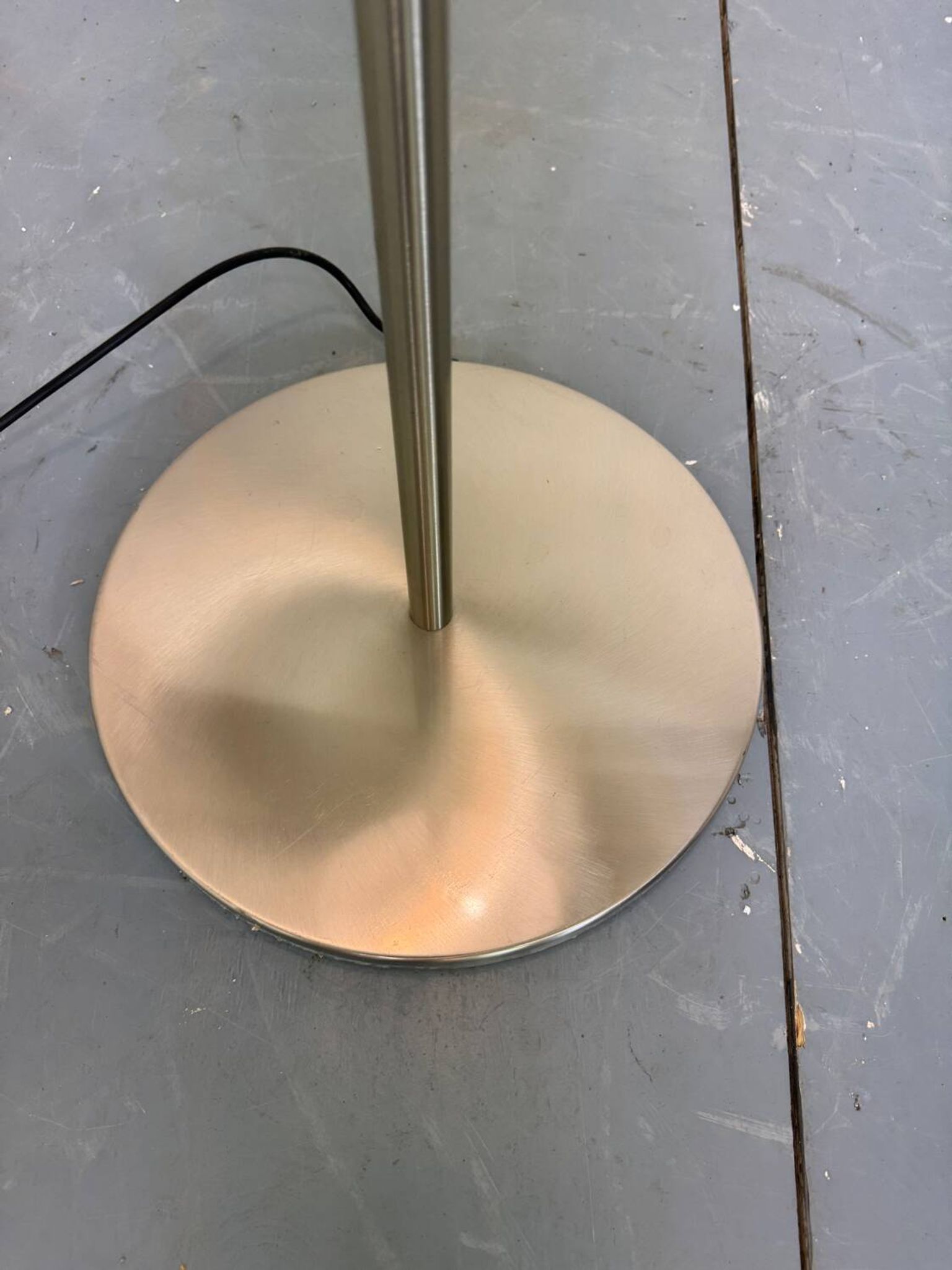 Fontana Arte floor lamp, Italian modernist from the mid-century, 1950s.