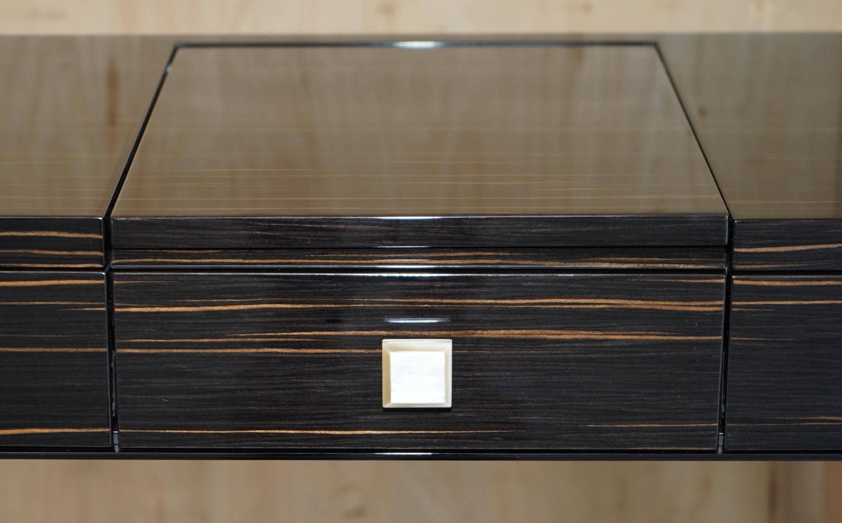 Table de toilette et tabouret Nascondino Fendi Casa en ébène Macassar