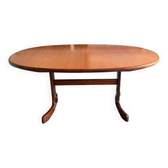 Immaculate Mid-Century G Plan Fresco Teak Oval Extending Dining Table