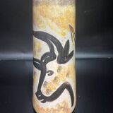 Ceramic vase annotated "lebabel jablat"
