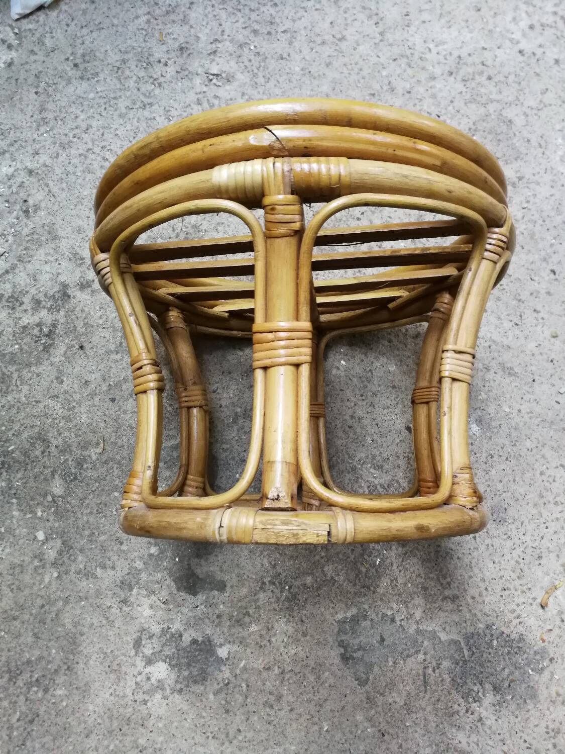 Rattan pouf and its 70's cushion