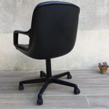 Comforto leather armchair by Mobilier international