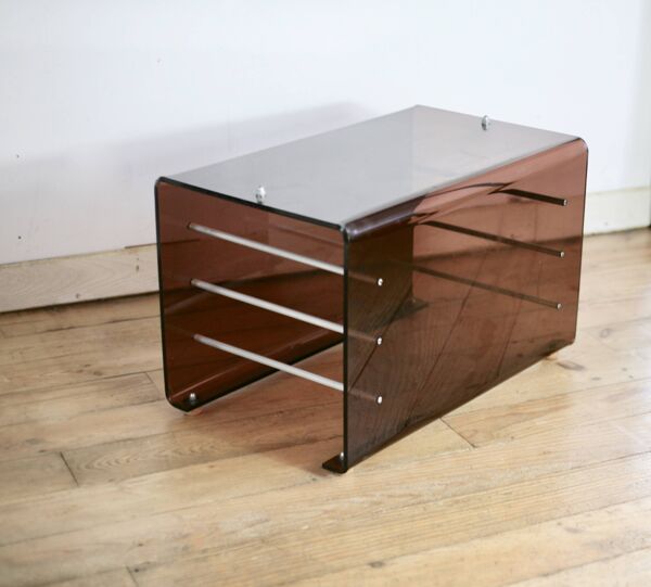 Table basse années 70 en plexiglass fumé