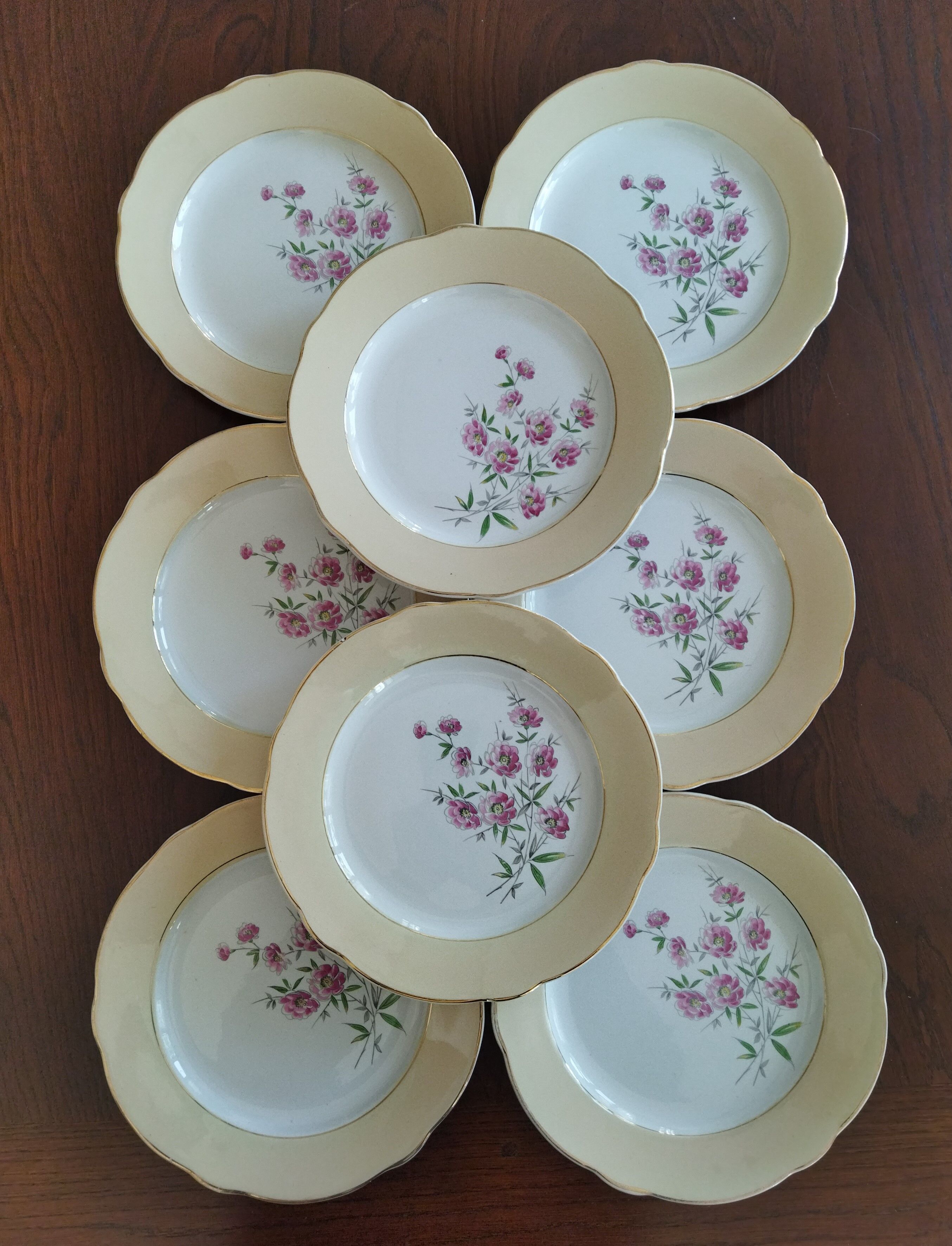 8 assiettes plates K&G Lunéville