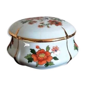 Porcelain box