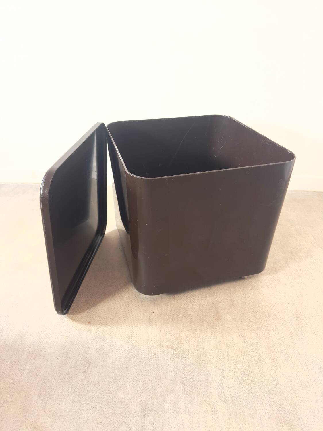 Table on wheels / box DIME MARCELLO SIARD