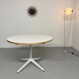 Extendable dining table designed by George Nelson for Herman Miller 60’