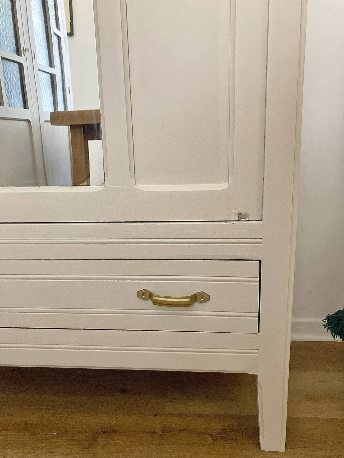 Small Parisian wardrobe