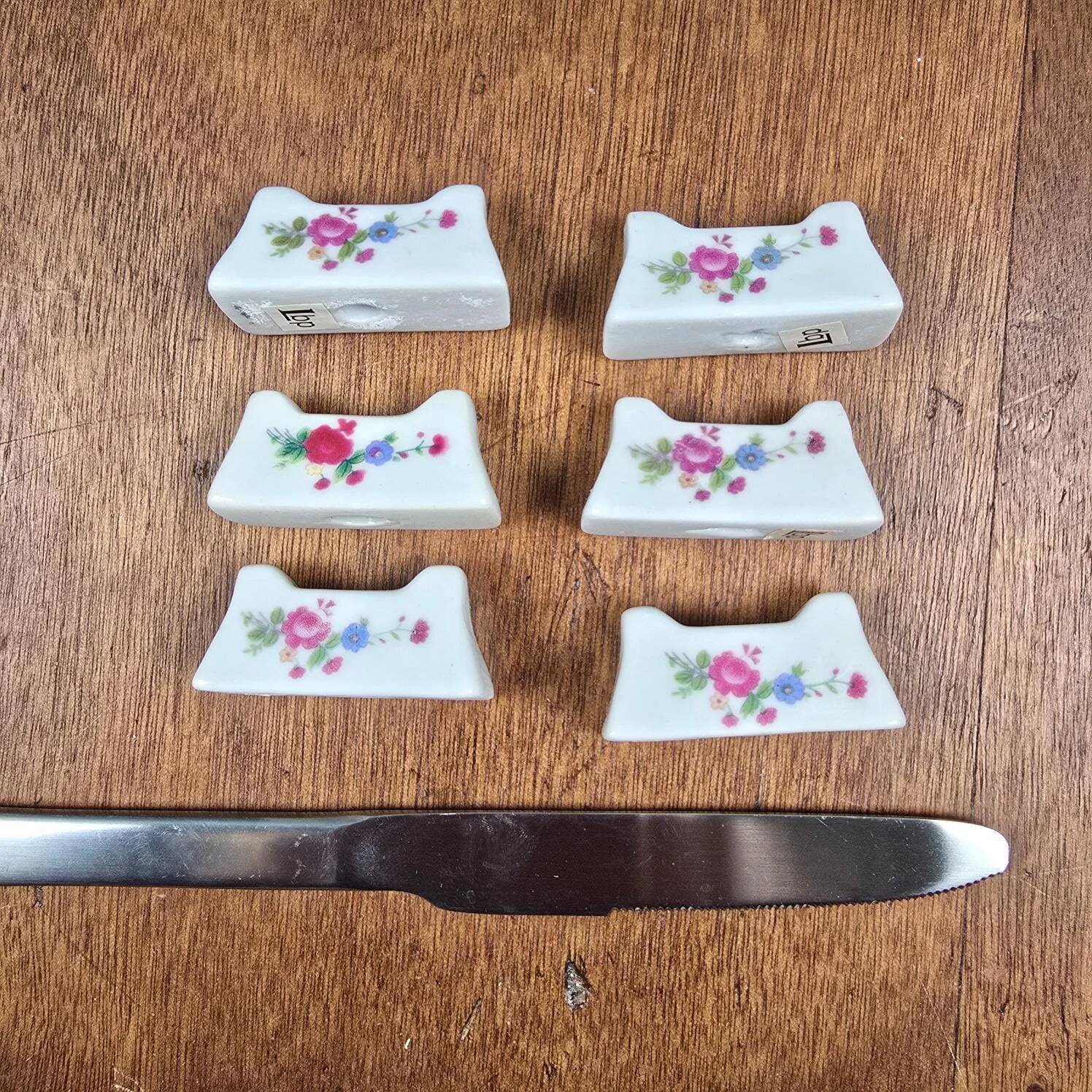 Set of 6 vintage knife rests, white porcelain with flowers