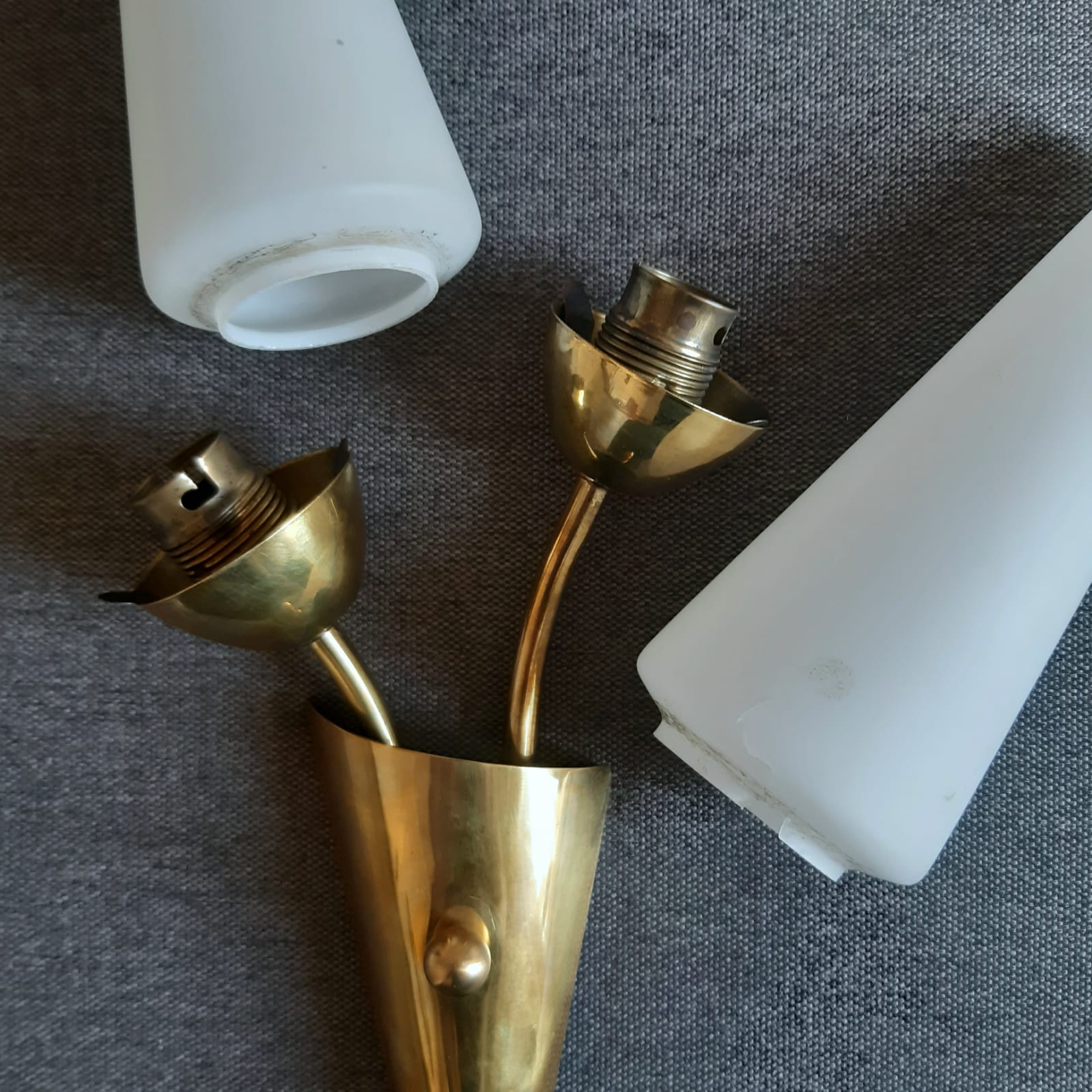 Apply Double Vintage An. 60 Tulip Mid-Century Modern Sconces