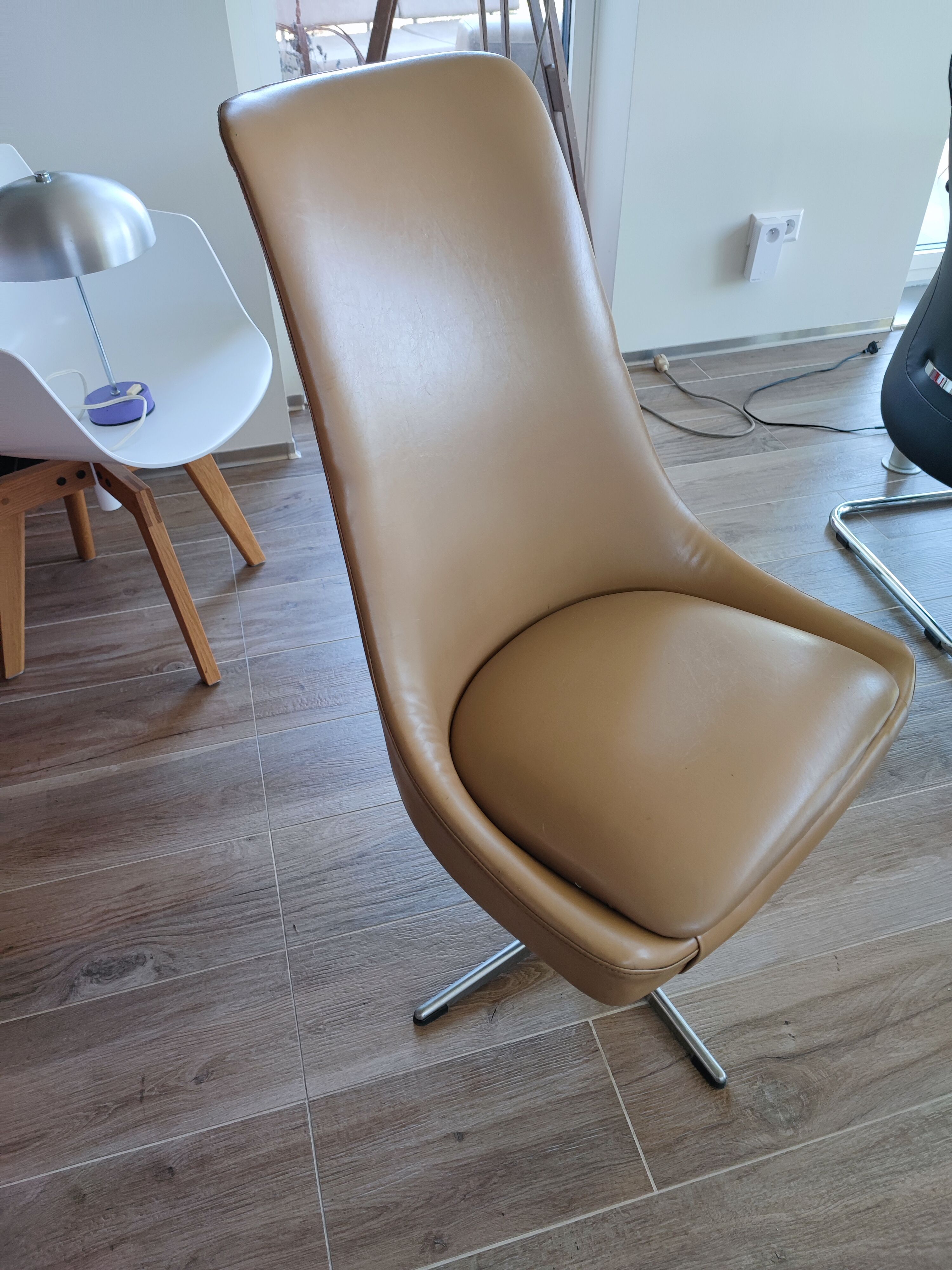 Light brown skai chair