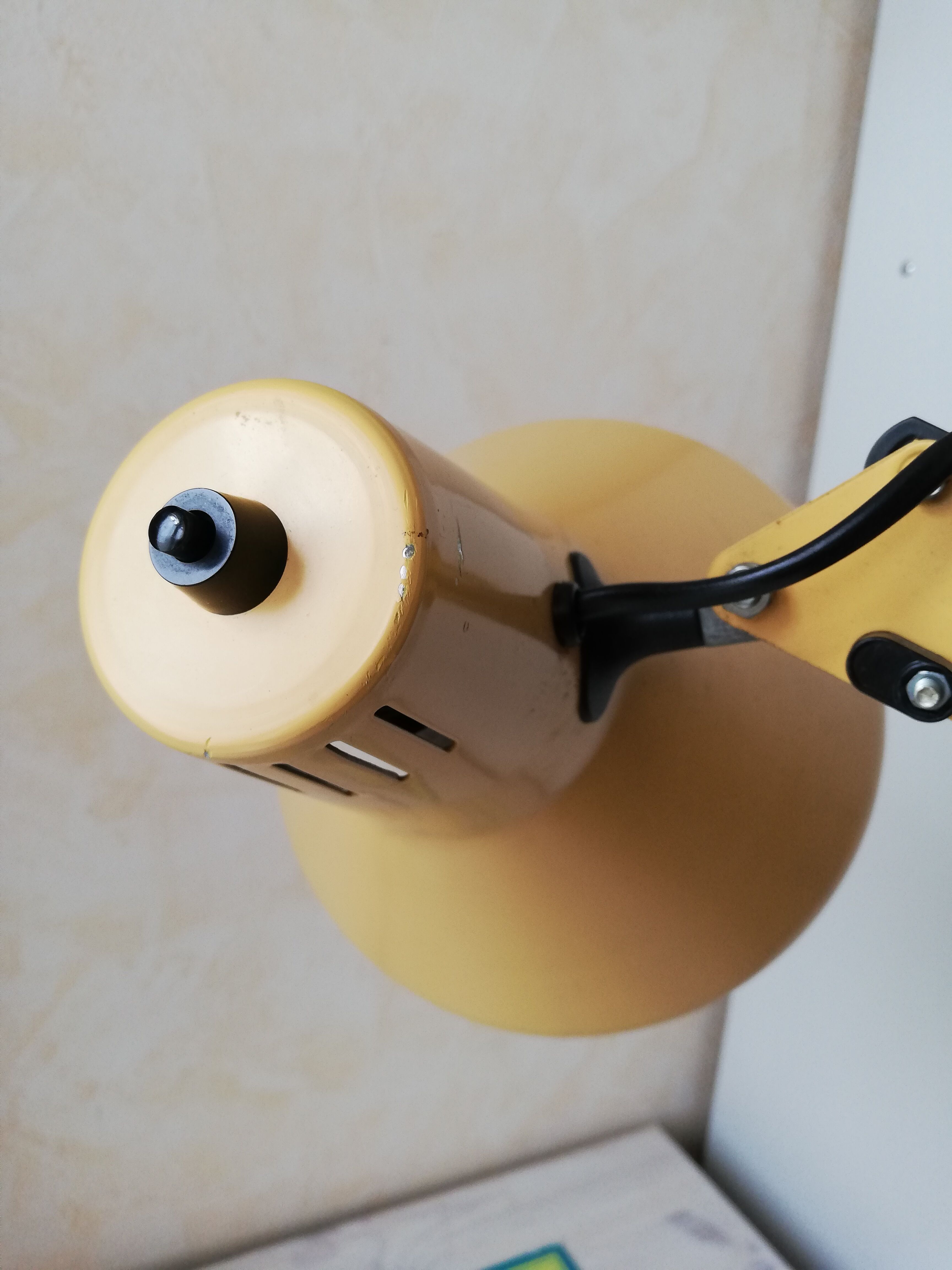 Articulated lamp brand twist