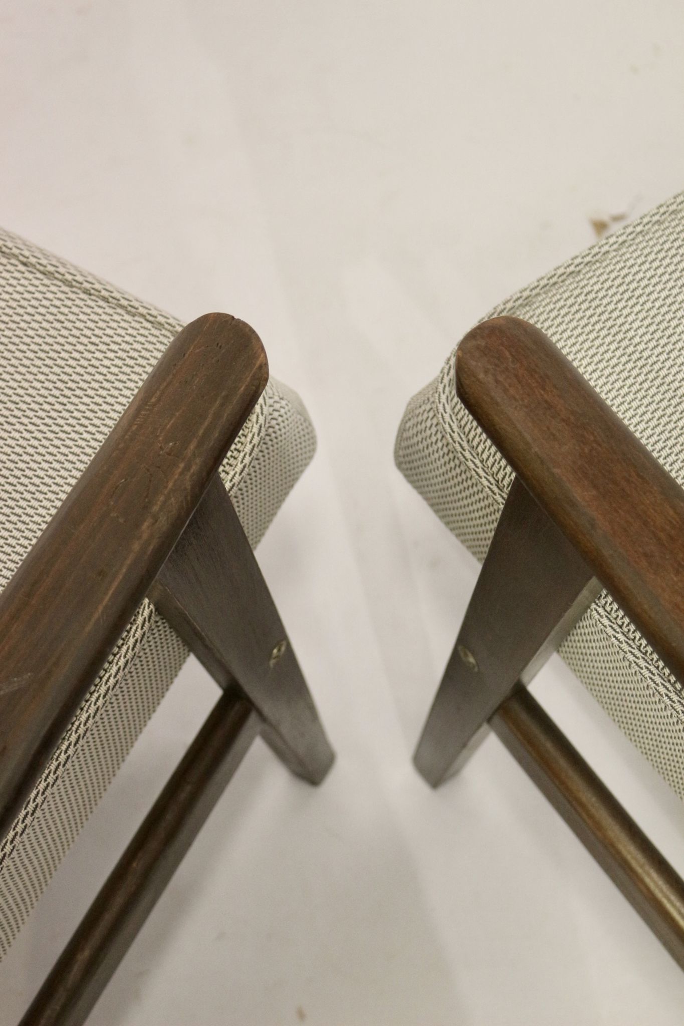 Pair of Henryk Lis armchairs 300-190s 1970s reupholstered gray textured fabric.