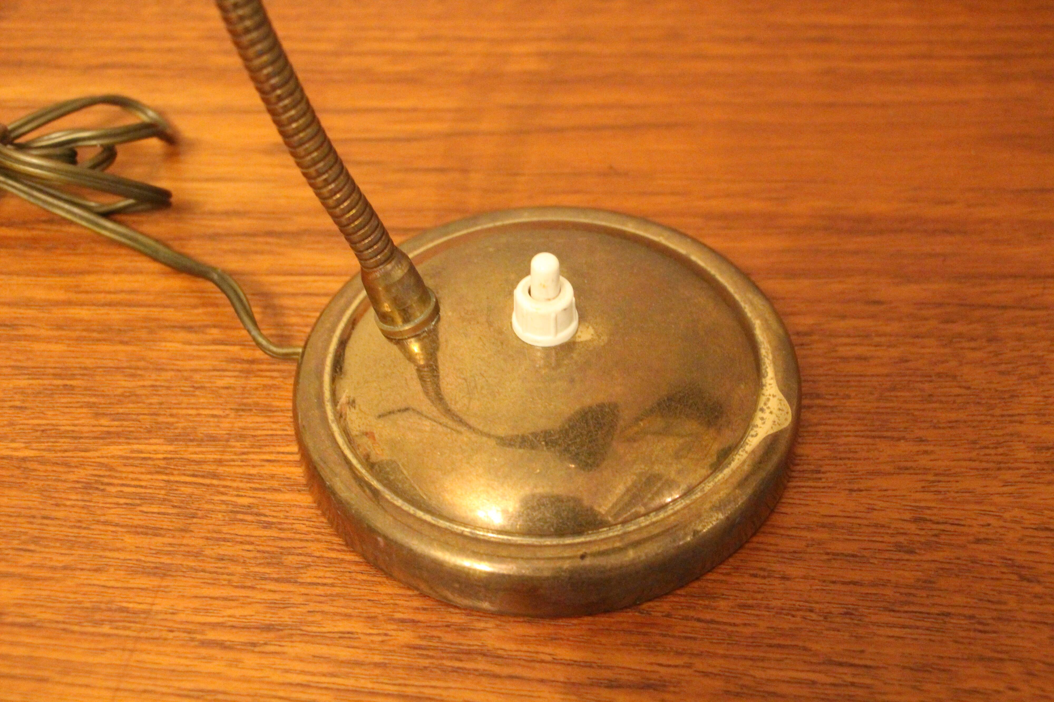 Green desk lamp 50's