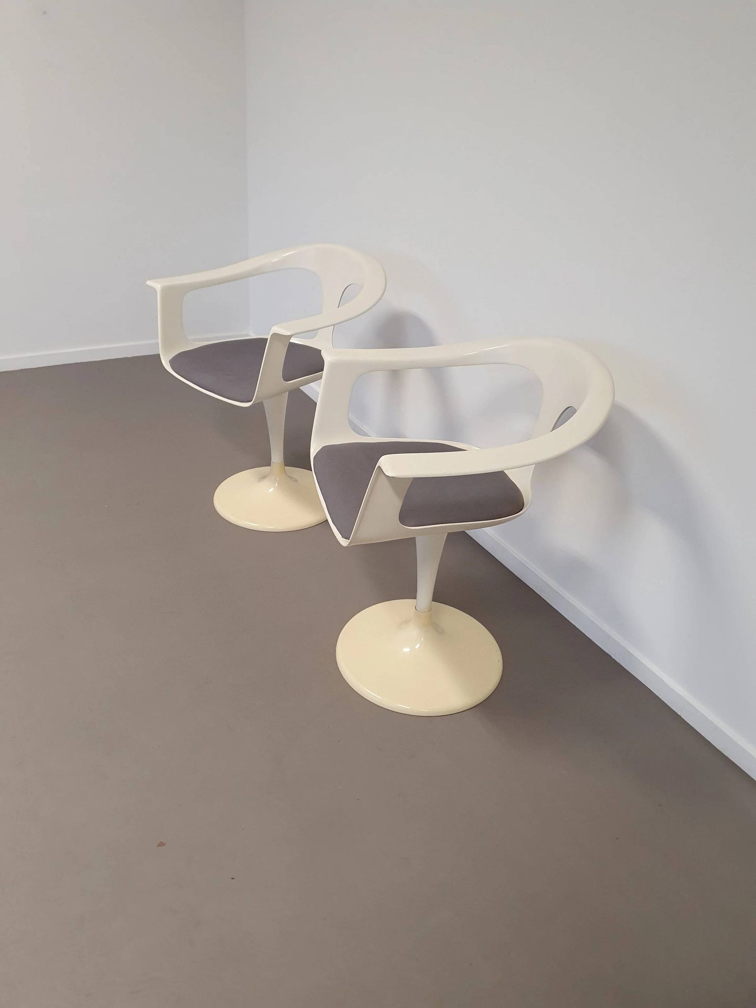 2 x chaise Lusch / ère spatiale / années 1970