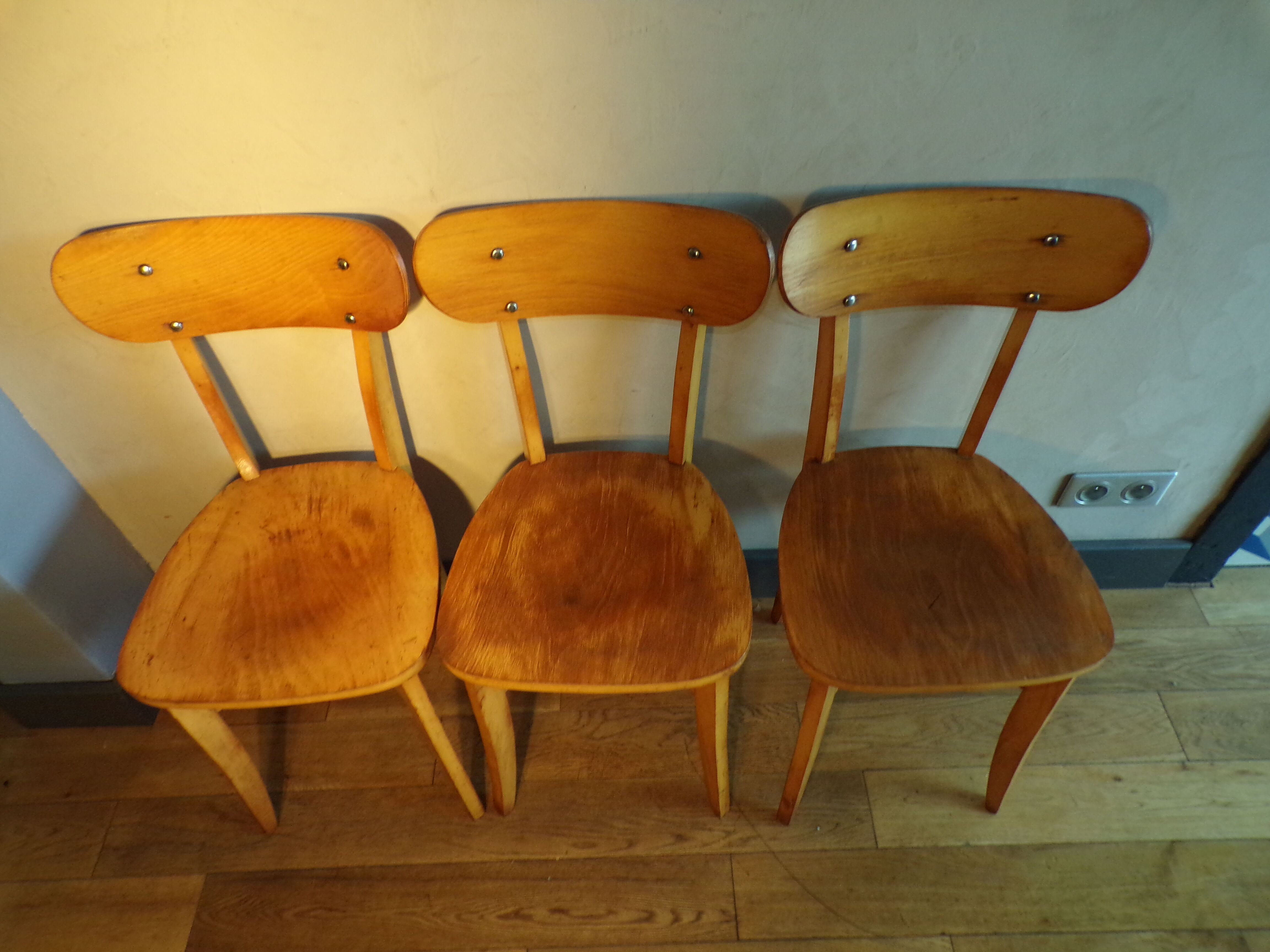 Suite 3 bitrot vintage chairs