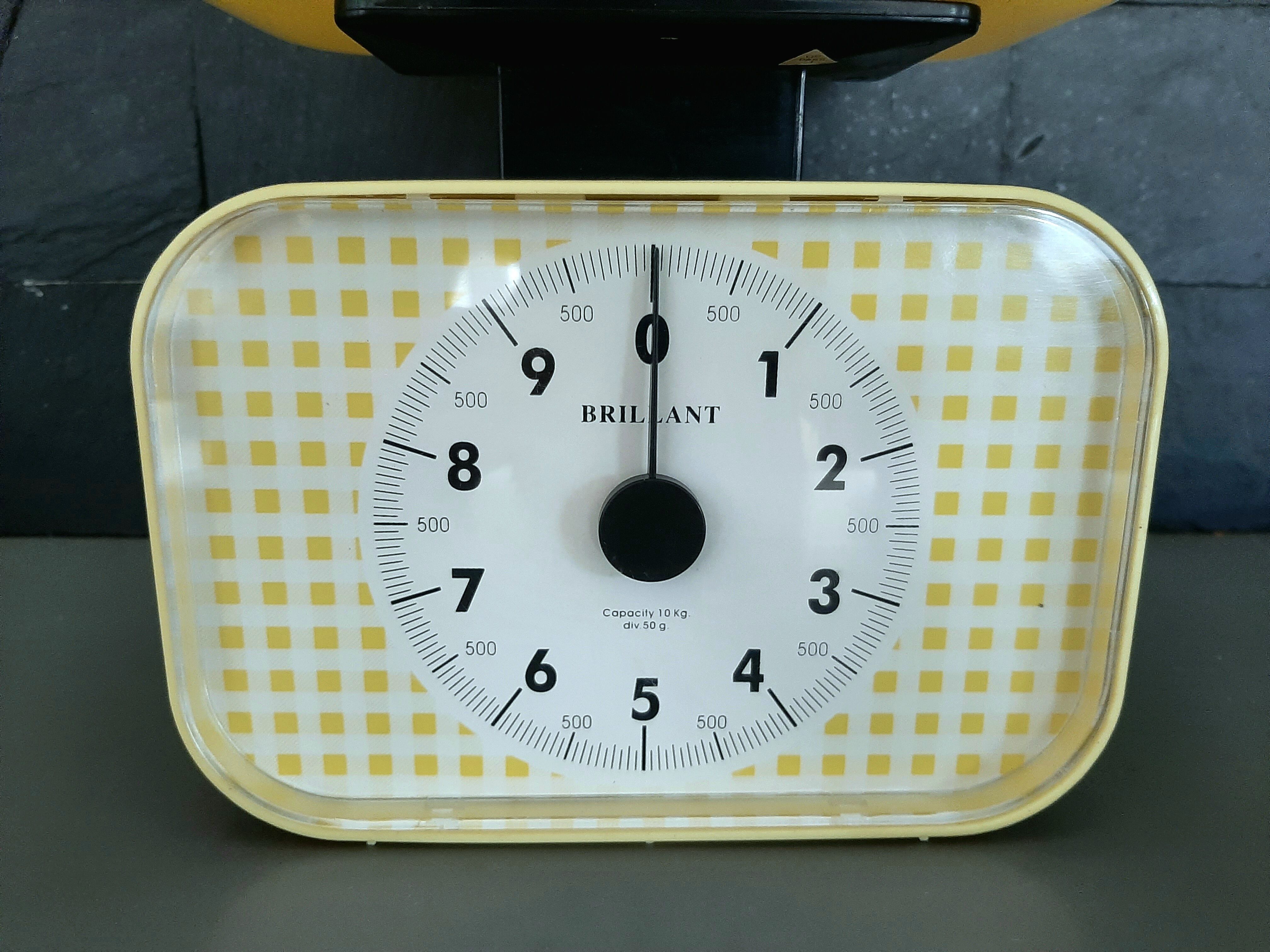Balance de cuisine vintage jaune Brillant