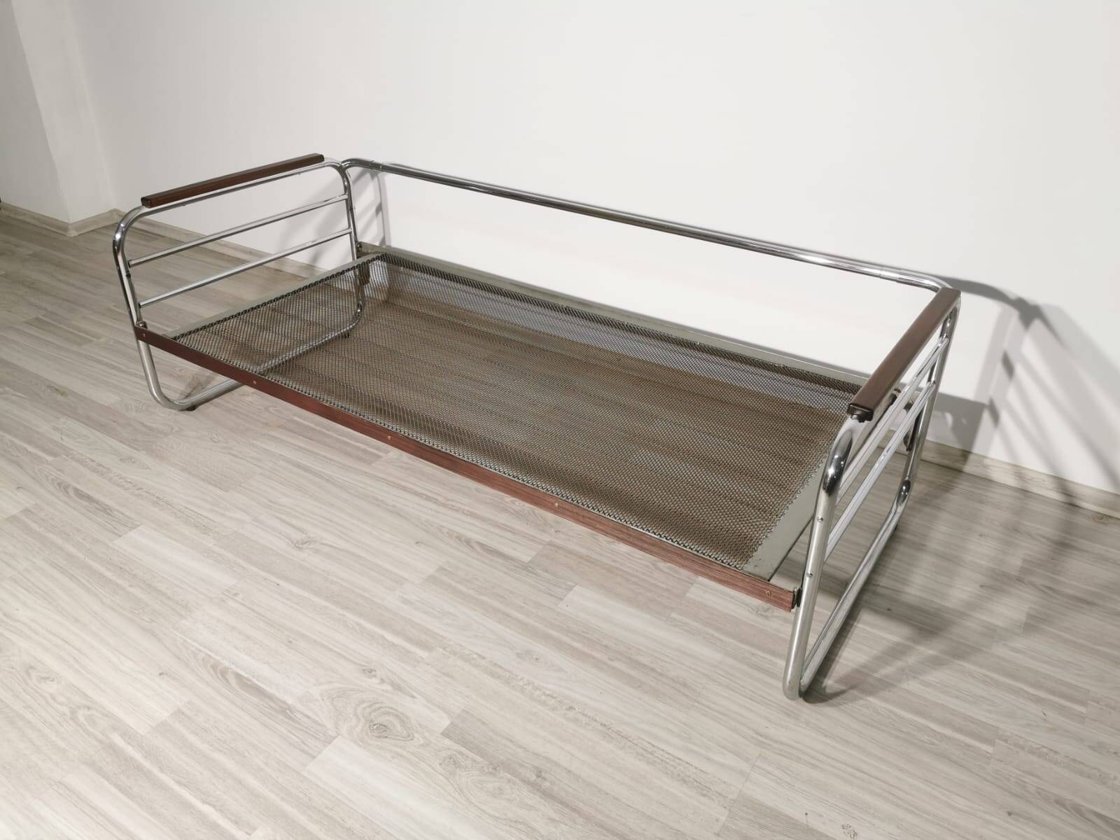 Bauhaus Chrome Sofa by Robert Slezak for Slezak Factories, 1930s