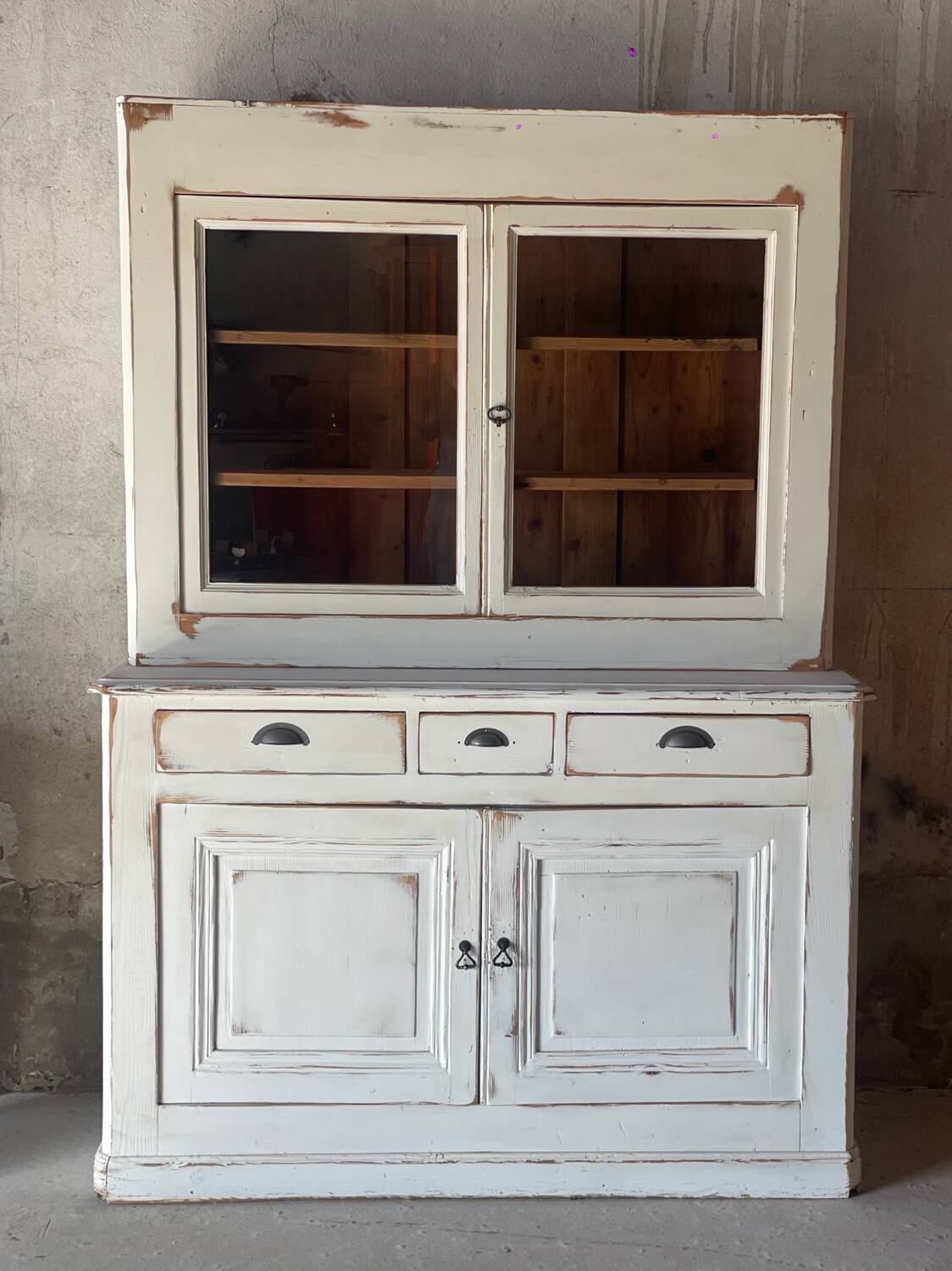 Double-bodied china cabinet