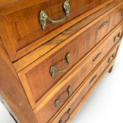 Elegant antique chest of drawers, dating to the early 20th century, ci