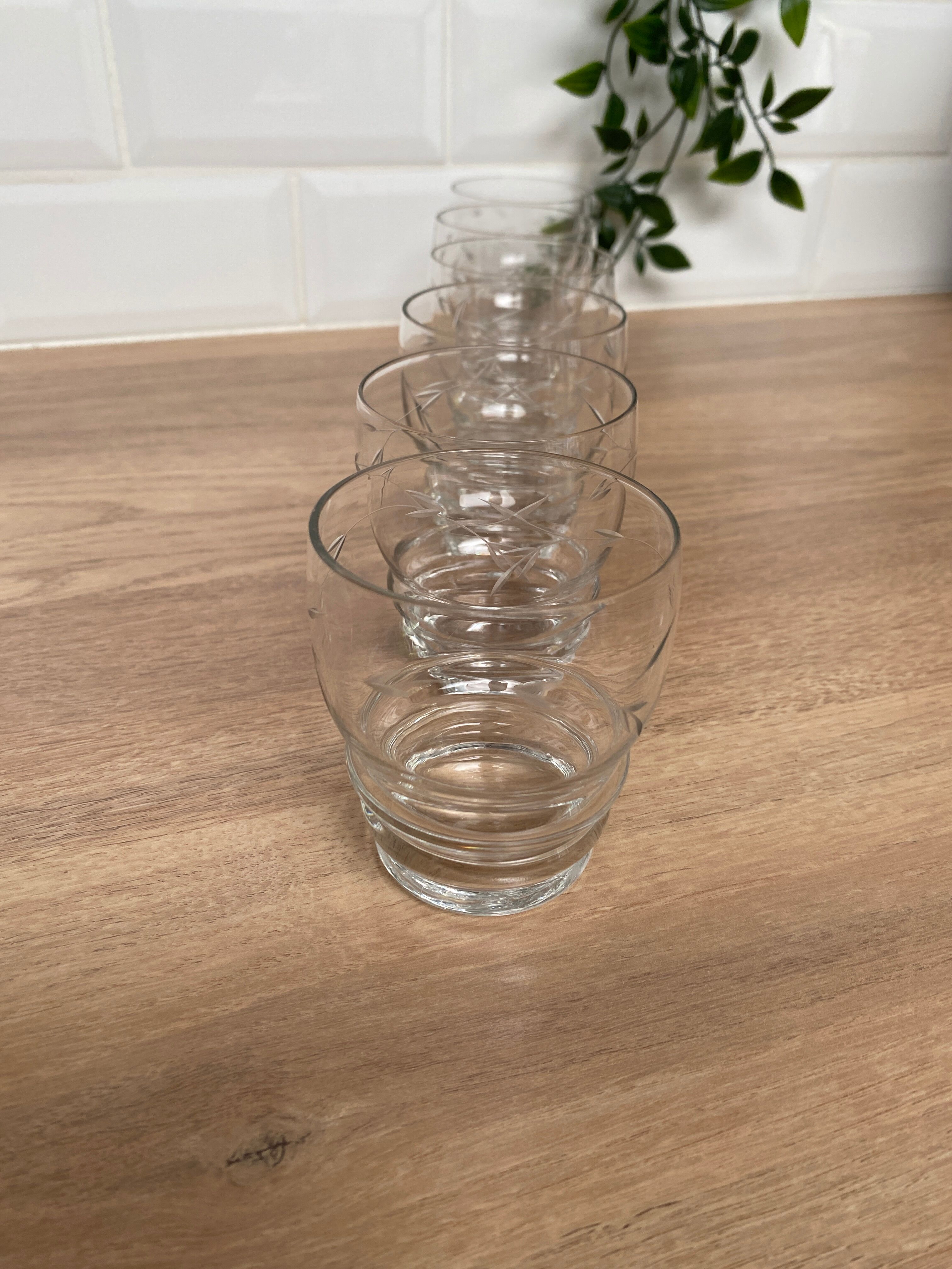 Set of 6 engraved glass wine glasses