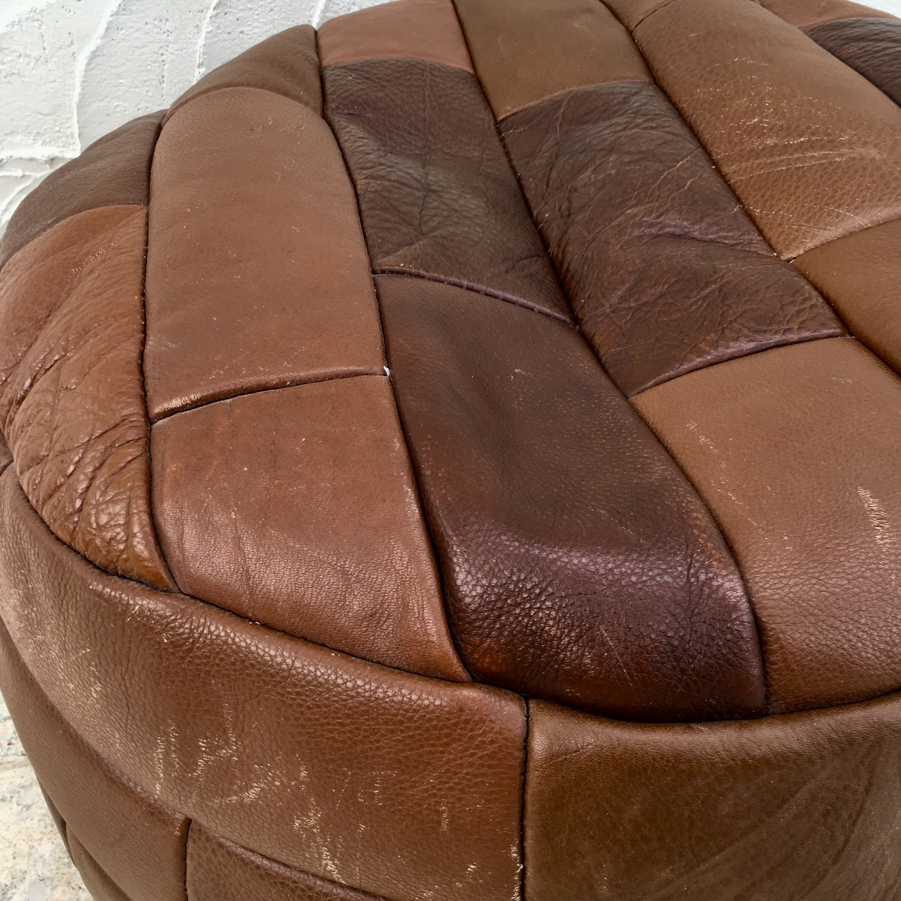 Sede leather pouf