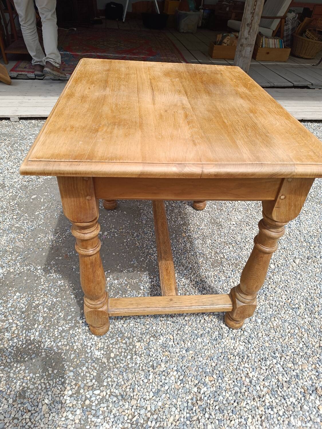 Petite table