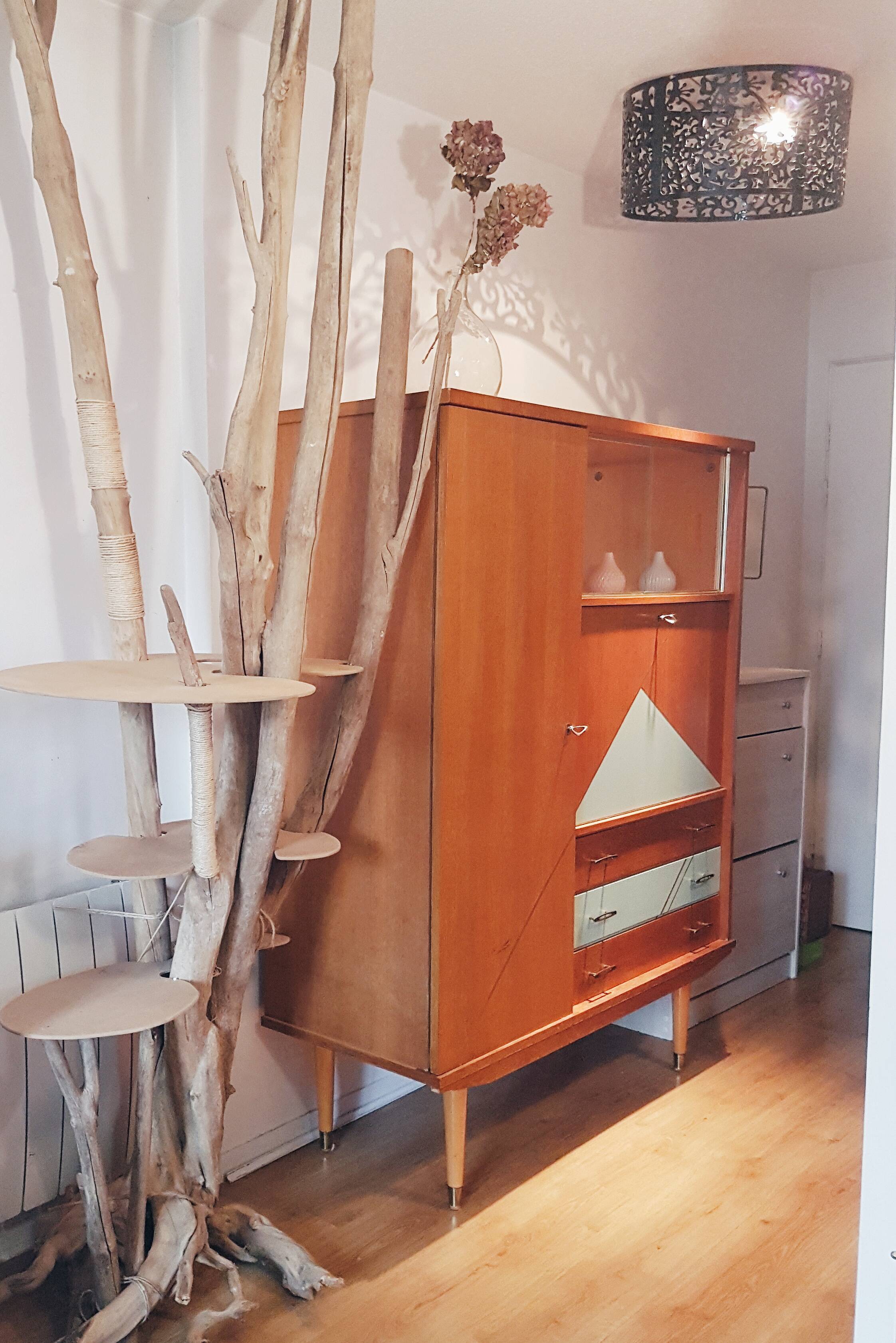 The 1950s vintage Cabinet Secretary