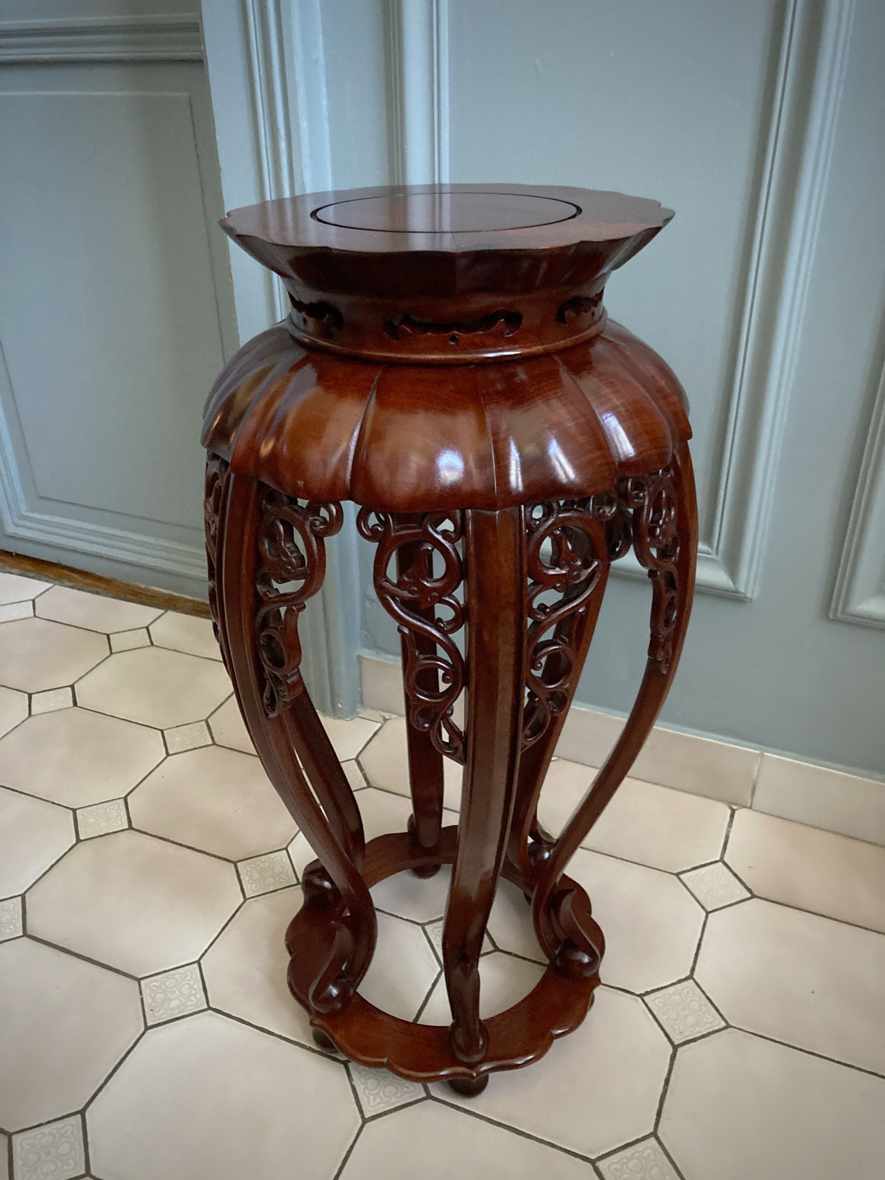 Openwork rosewood gueridon