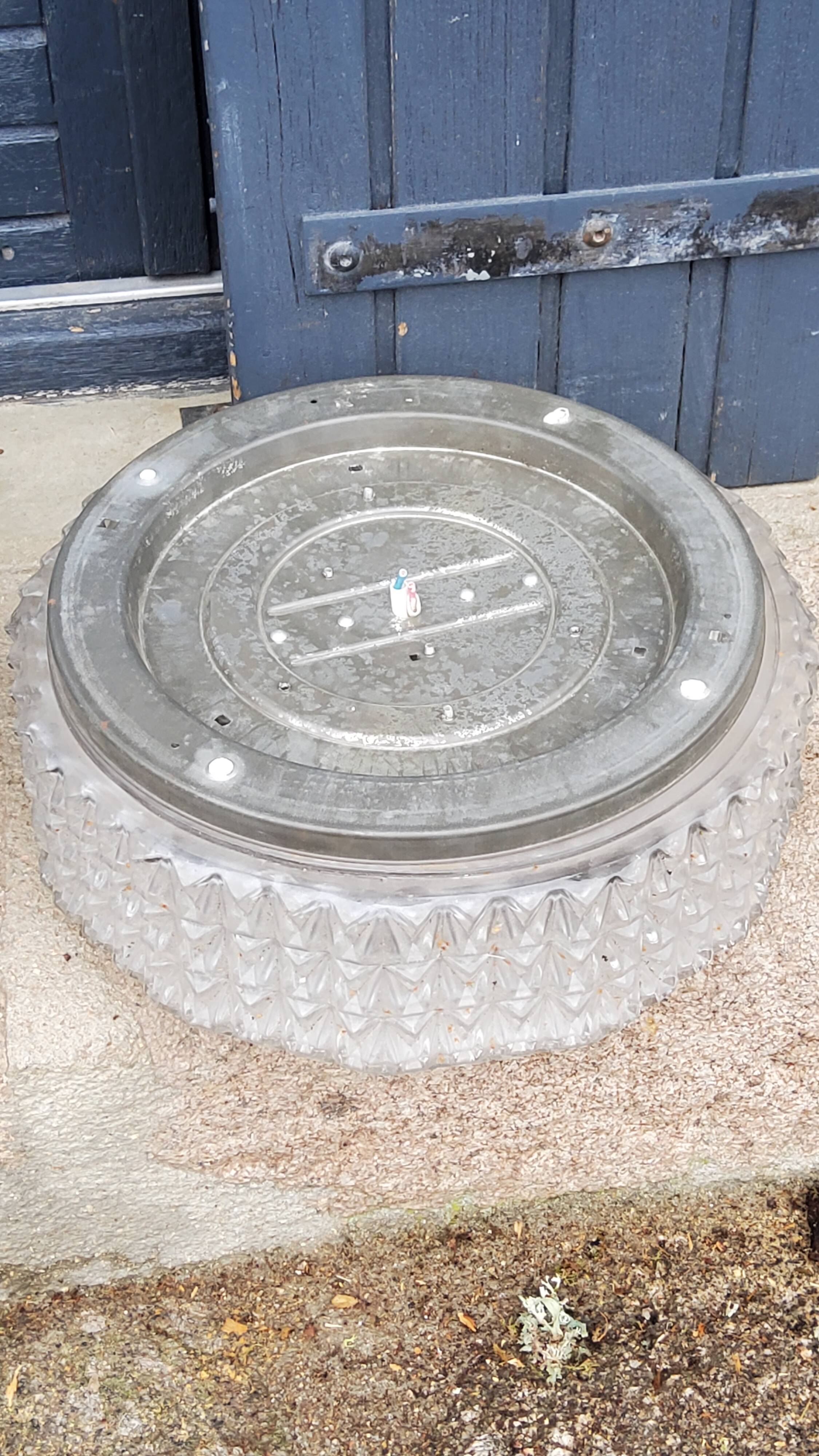 Pair of vintage Erco diamond-tipped glass ceiling lights from the 60s Diameter 35cm