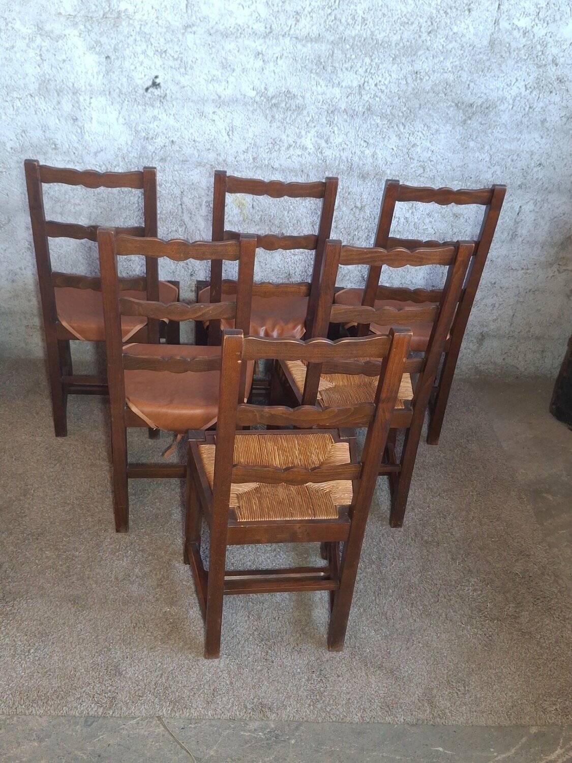 Set of 6 chairs in straw and solid wood.