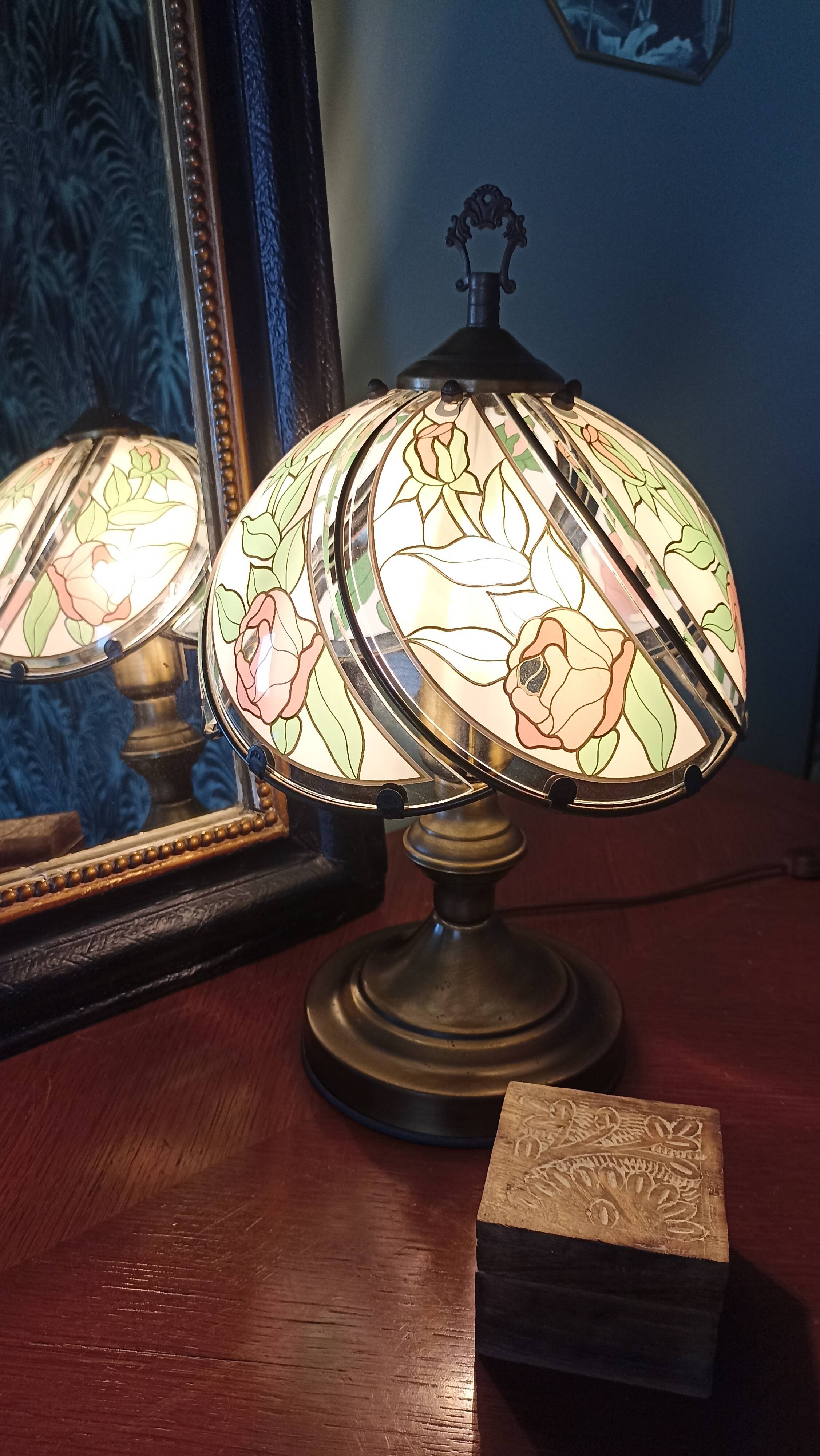 Table lamp