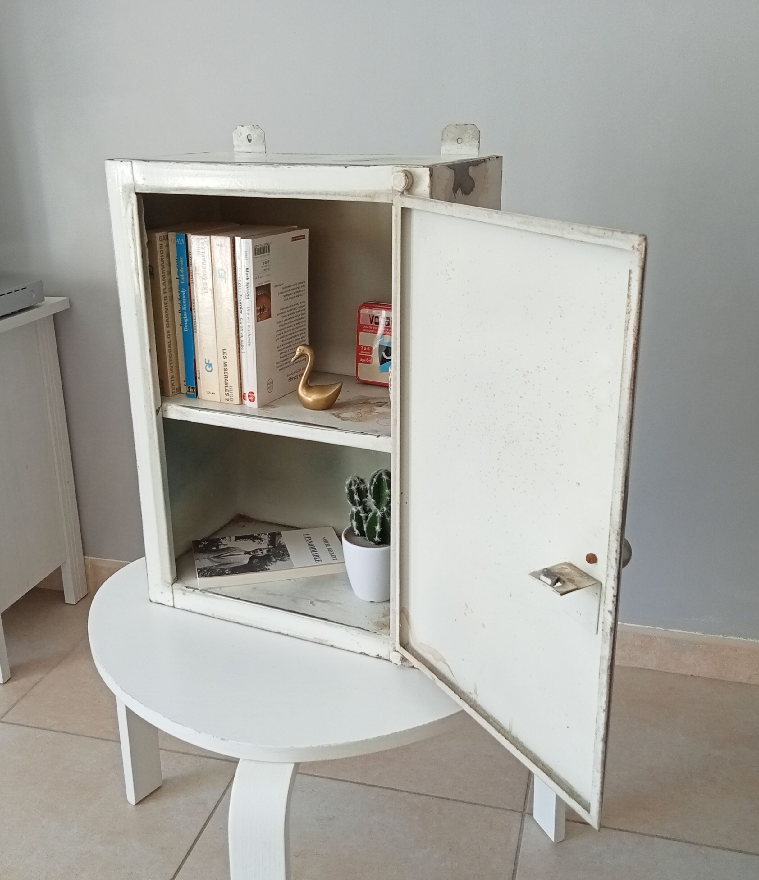Vintage medicine cabinet 60s/70s