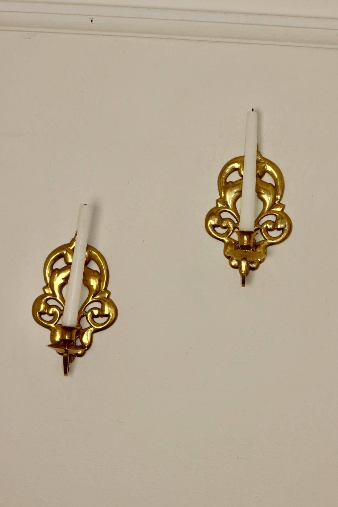 Paire d'appliques suédoises en laiton du milieu du siècle