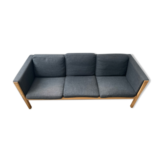 CH163 Carl Hansen sofa by Hans Wegner