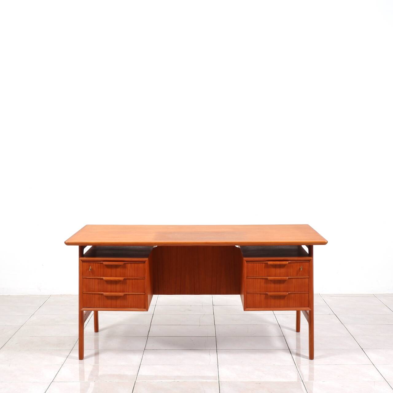 Teak writing desk „No. 75“ by Gunni Omann for Omann Jun Møbelfabrik