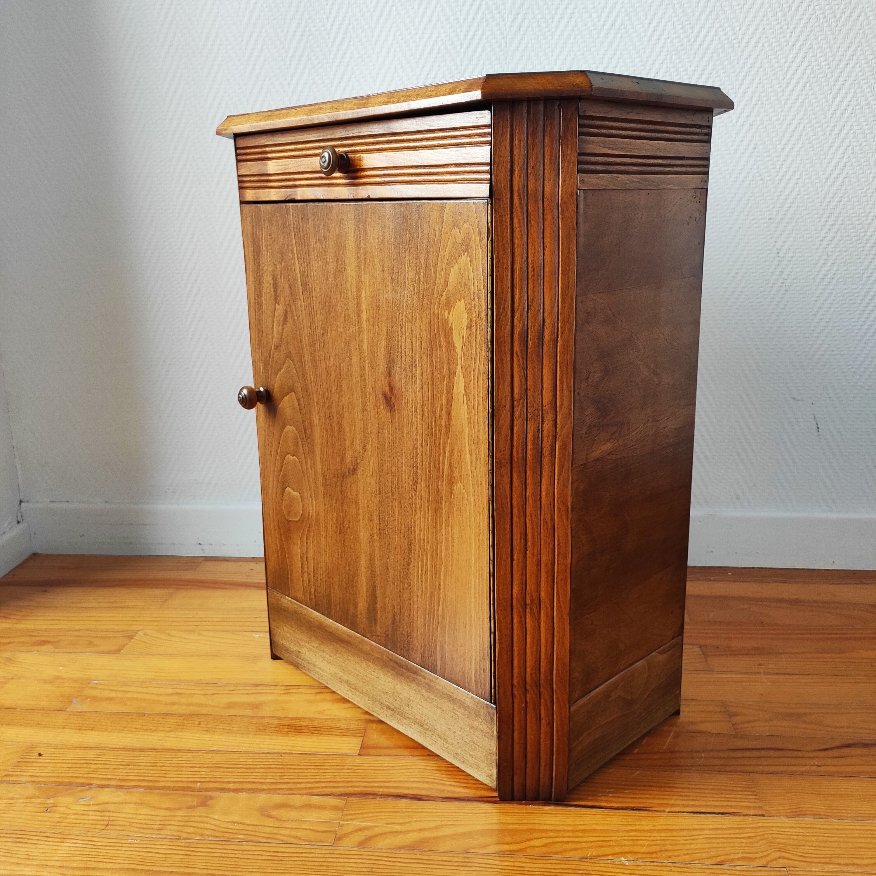 Art Deco style jam maker