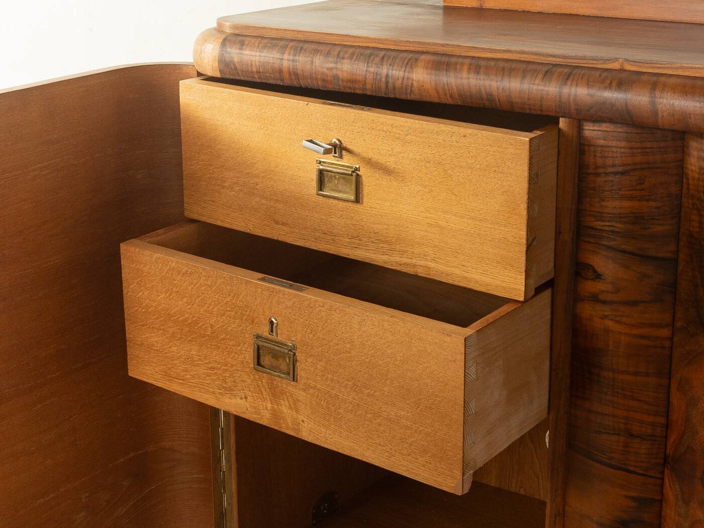 Buffet Art Déco des années 1920