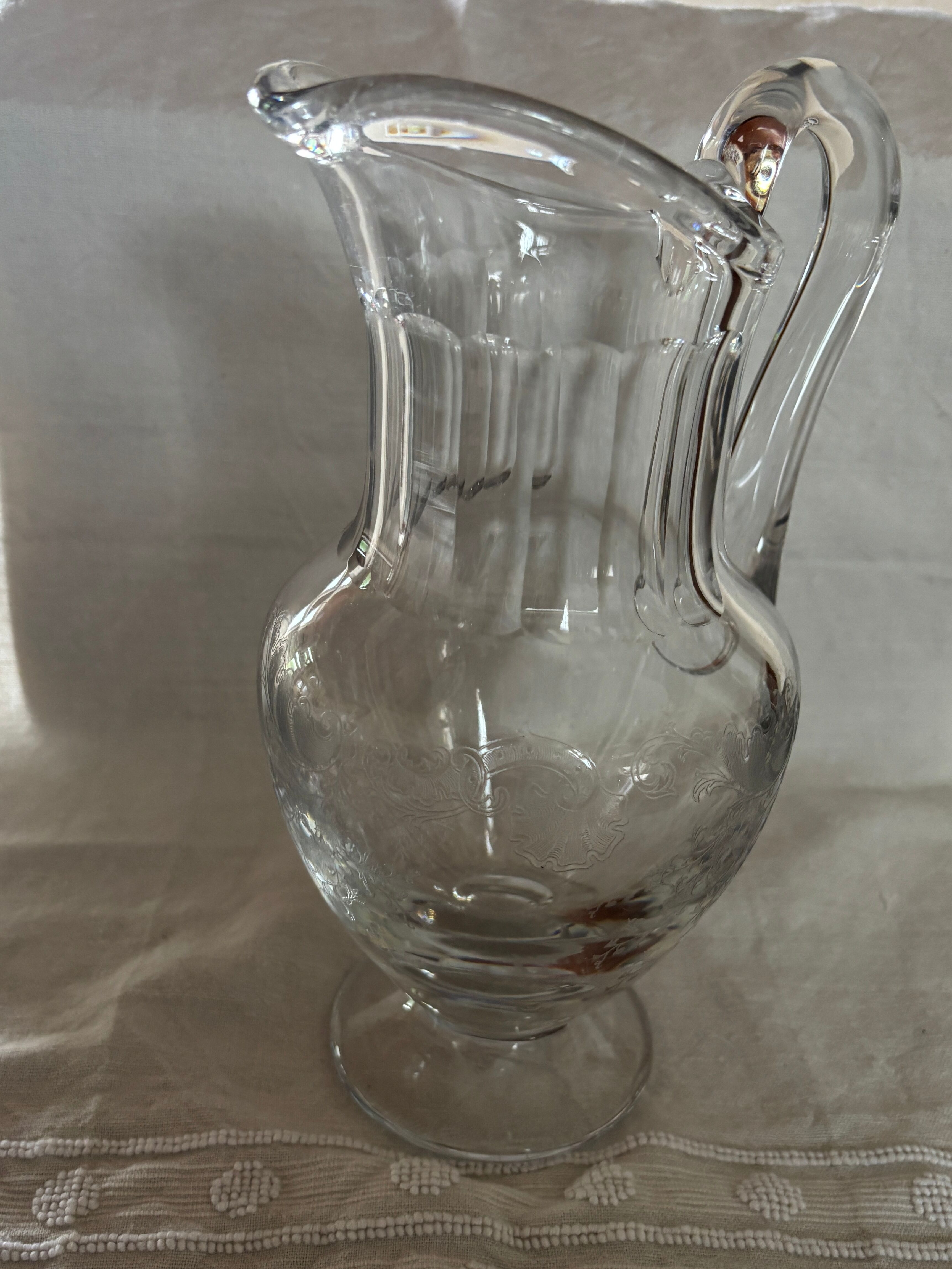 Crystal water jug by Saint-Louis signed – antique engraved service