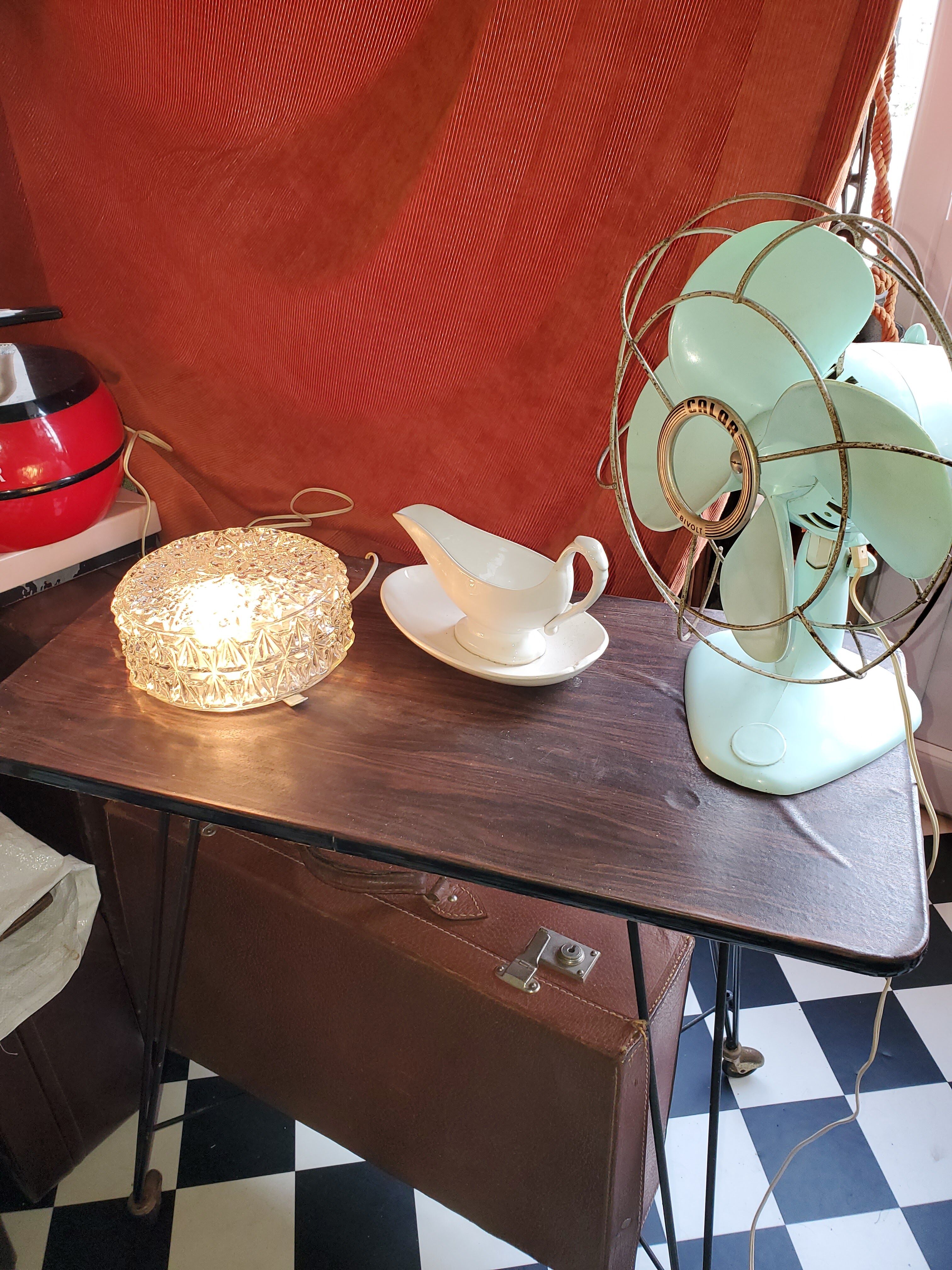Table lamp