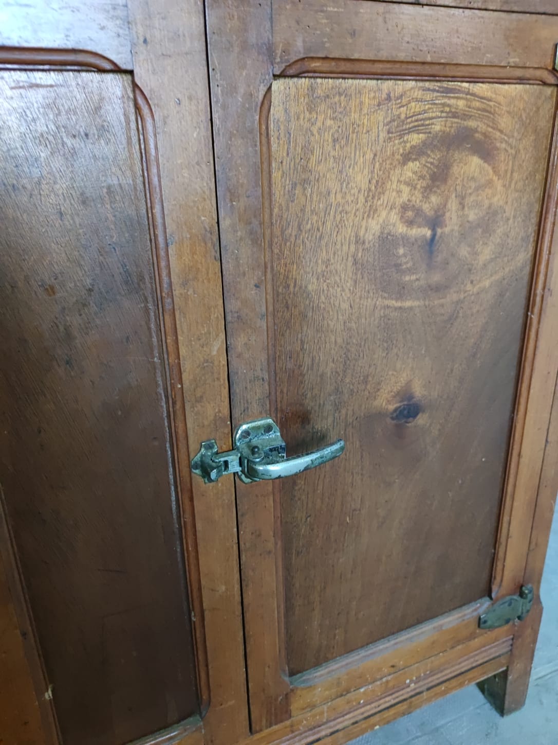 Vintage refrigerated cabinet