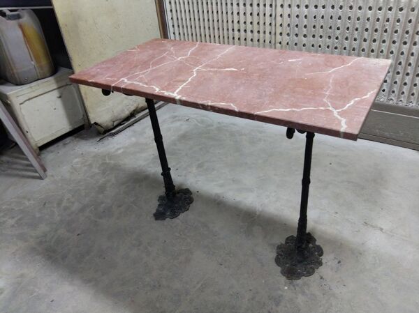 Table de camelot en fonte et marbre