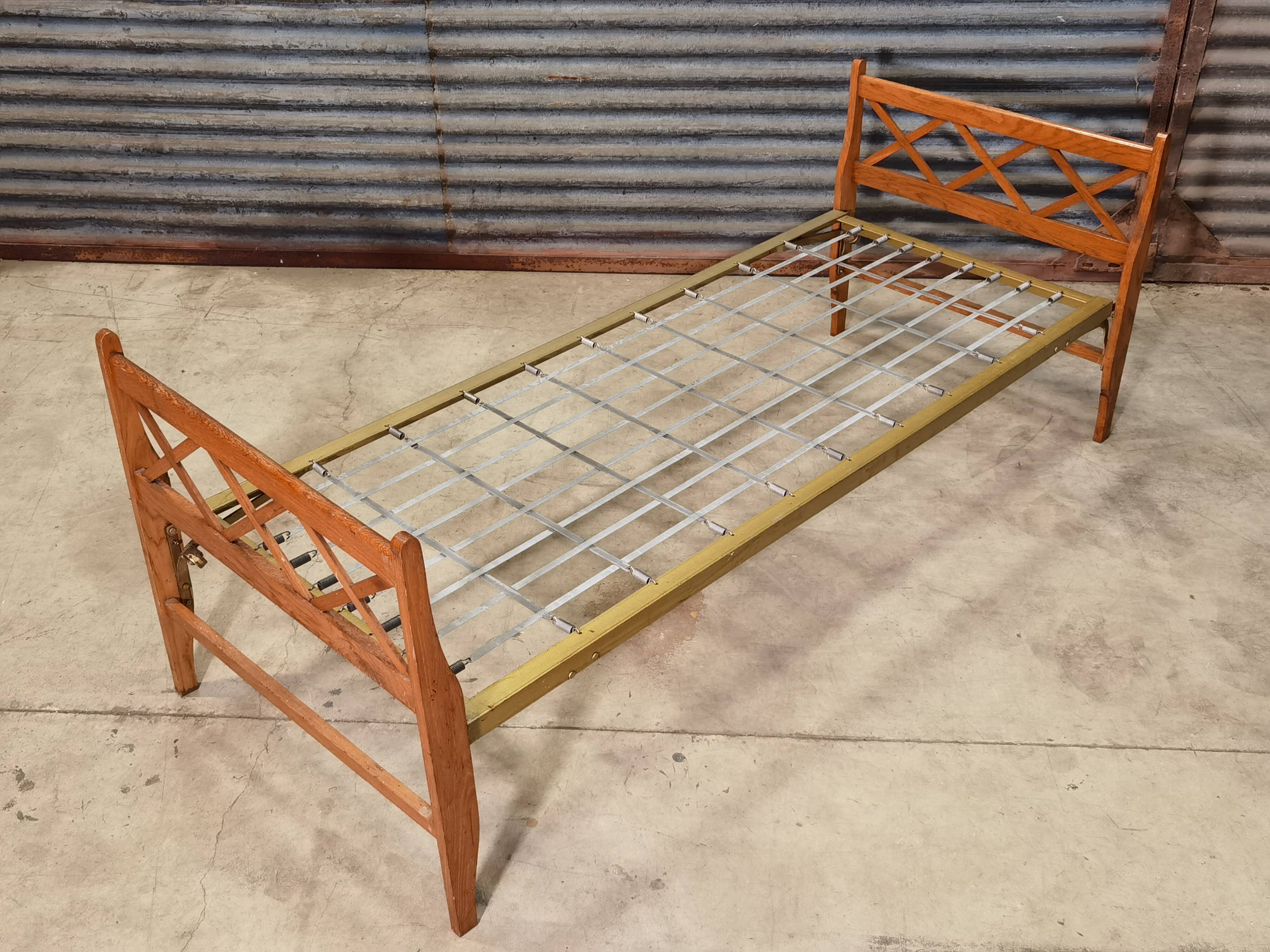 Single bed 1970 Atelier Sabin