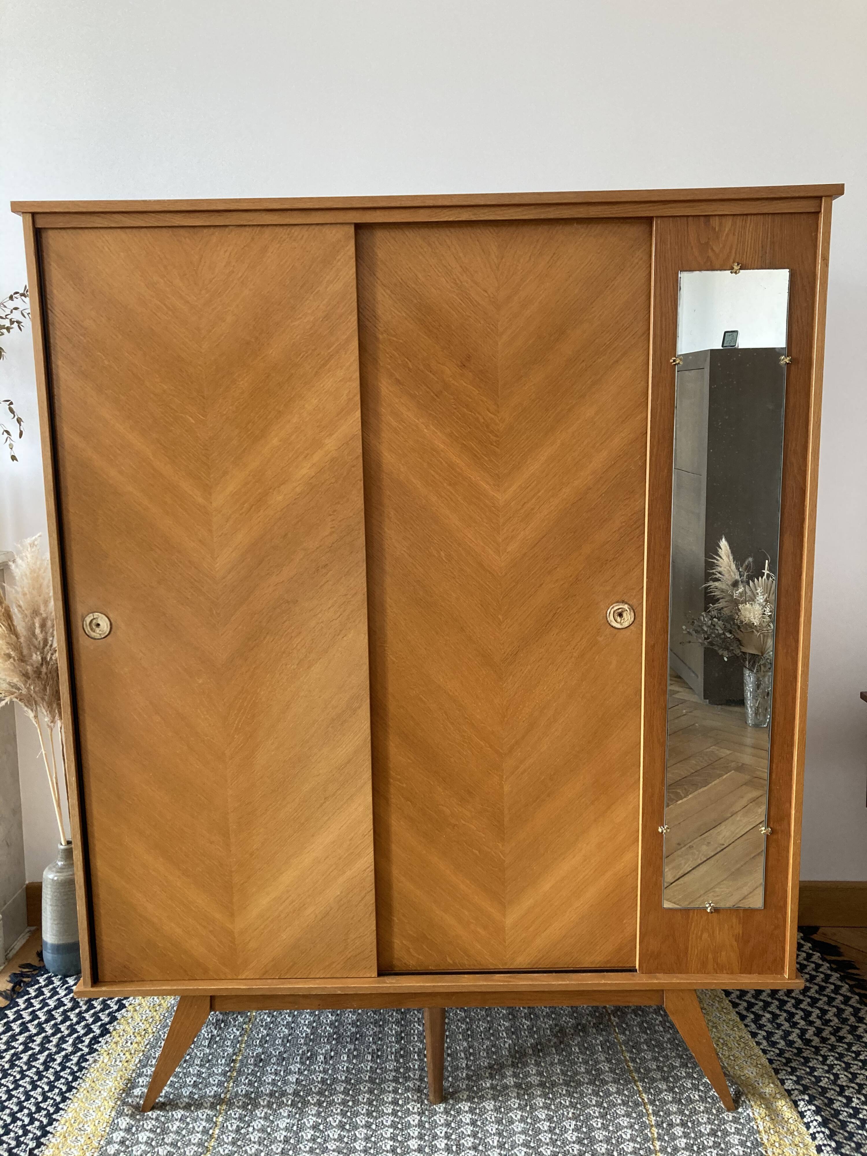 Wardrobe sliding doors compass feet