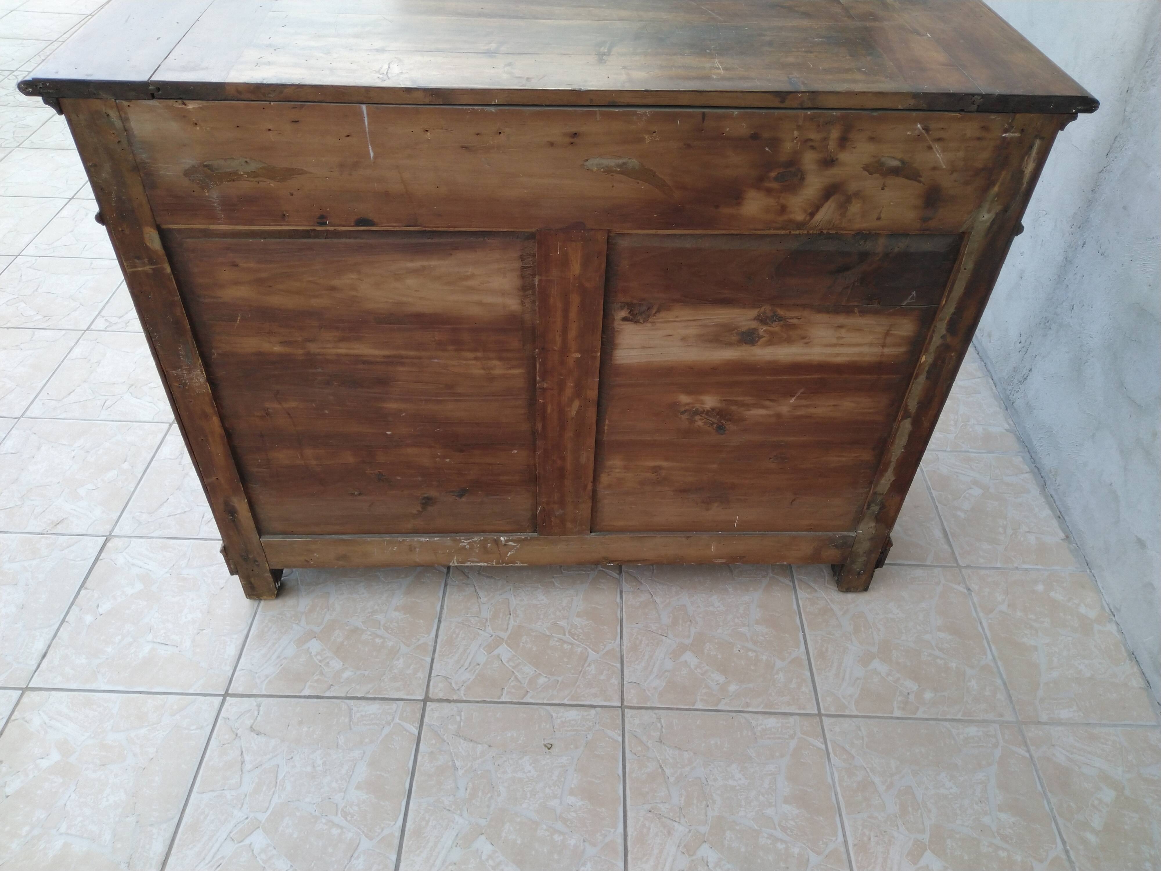 Low Renaissance style buffet in 19th century walnut